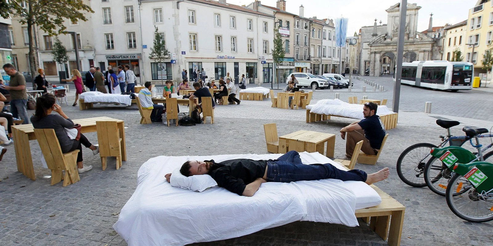 A New Art: Live Platform to Meet New People 