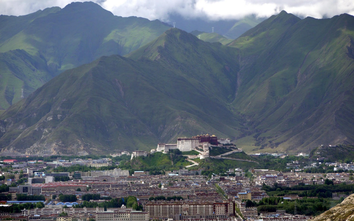 Figure 1. Lhasa from the Pabonka Monastery. 2011. N.p