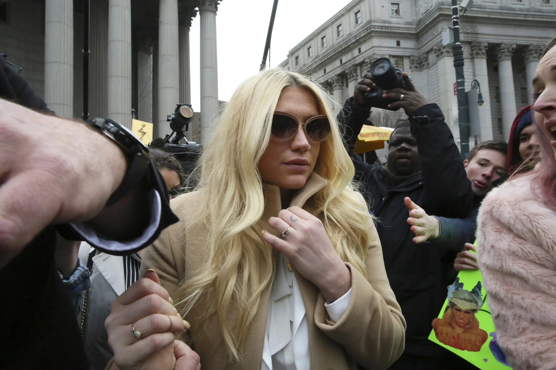 Why #FreeKesha Should Not Be Trending