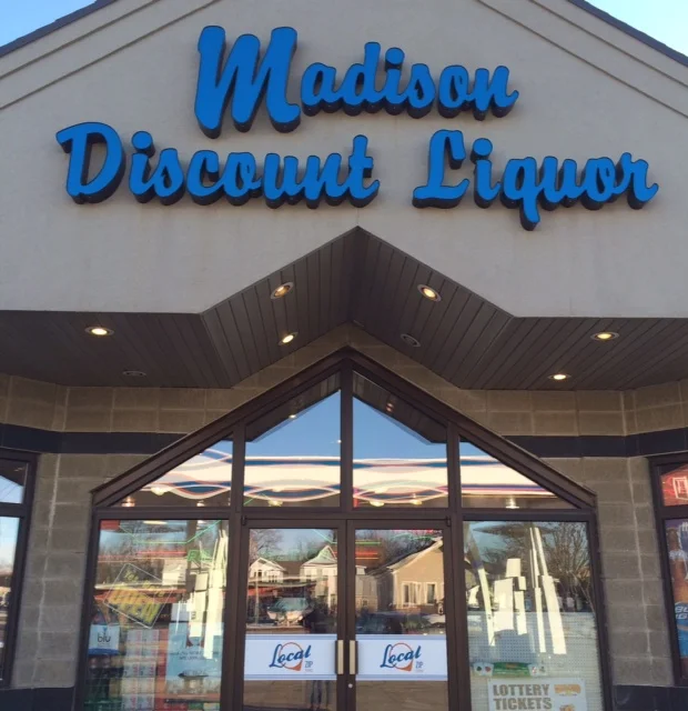 123 NW 2nd St, Madison, SD 57042