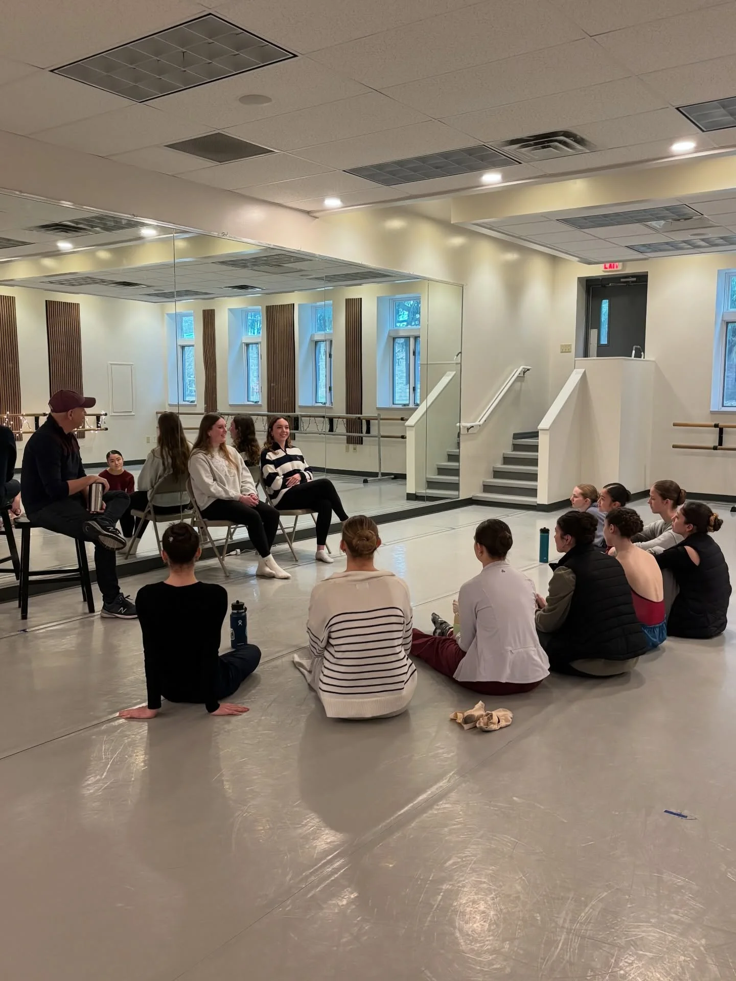 Our advanced dancers had had a special visit from Nittany Ballet alumni Molly (@mollyyoder_ ) and Sienna (@siennasullivann ) who shared their experiences of dancing in college and answered questions about how they balance their time. Both Molly and S