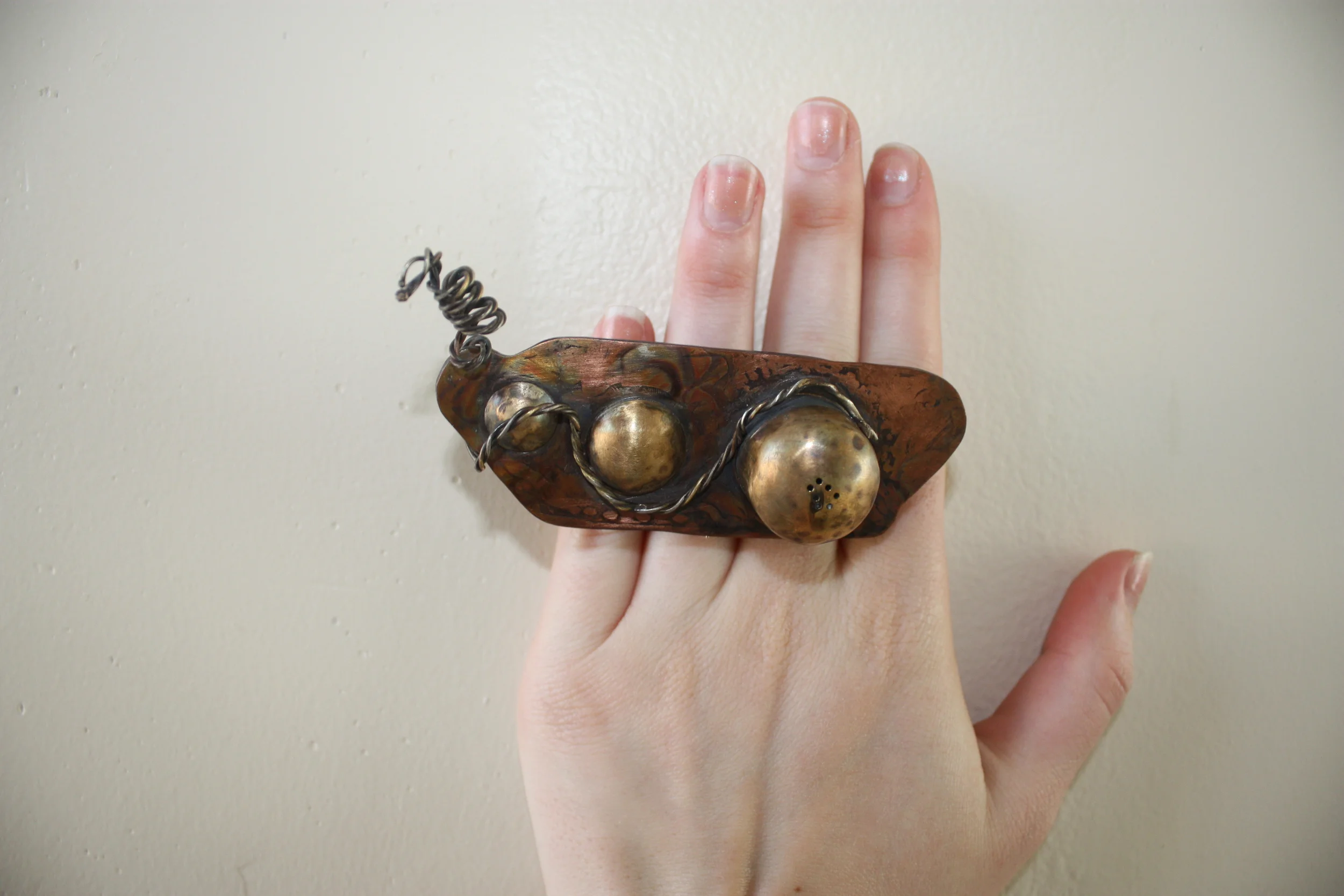 "Two Peas in a Pod" Salt & Pepper Shaker Ring