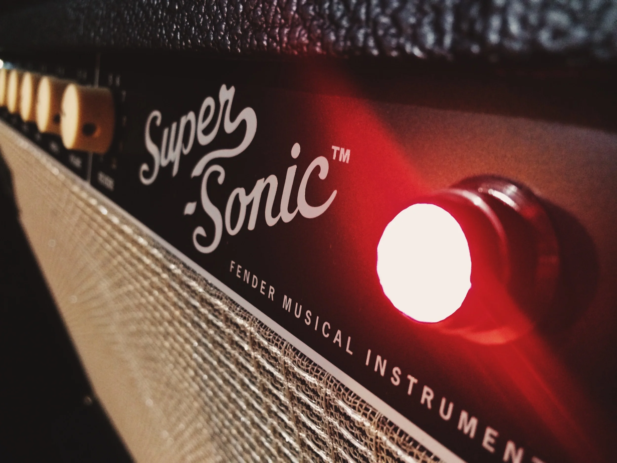Fender Super Sonic.jpg