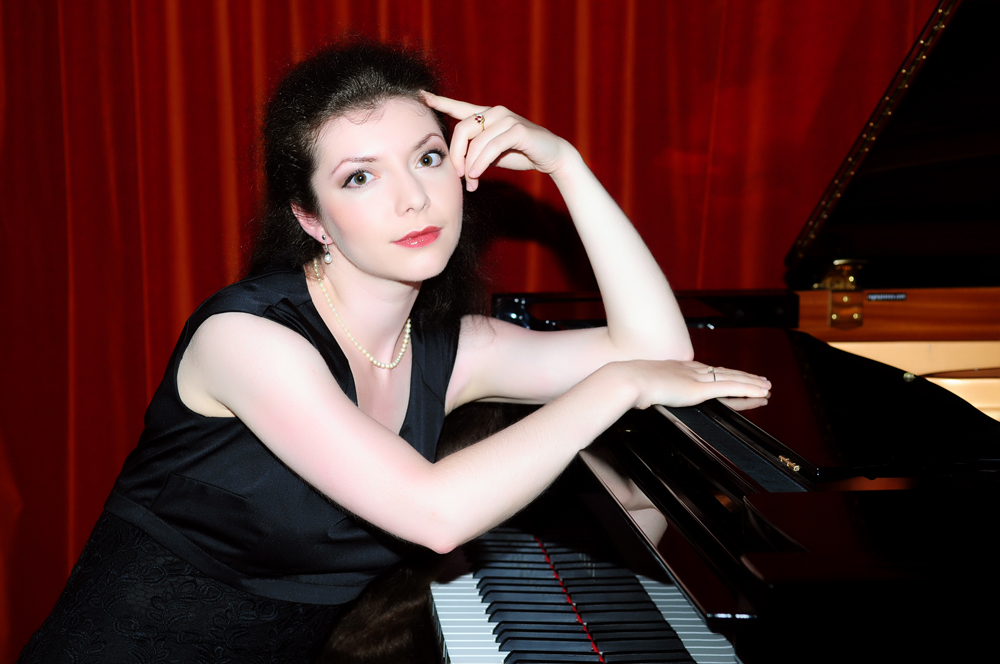 Sofja GÜLBADAMOVA (piano)