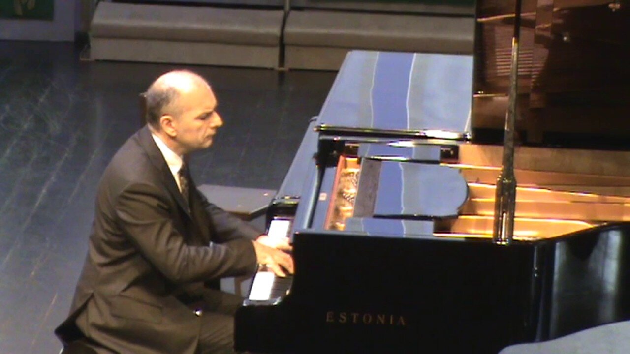 Guido MACRIPO (piano)