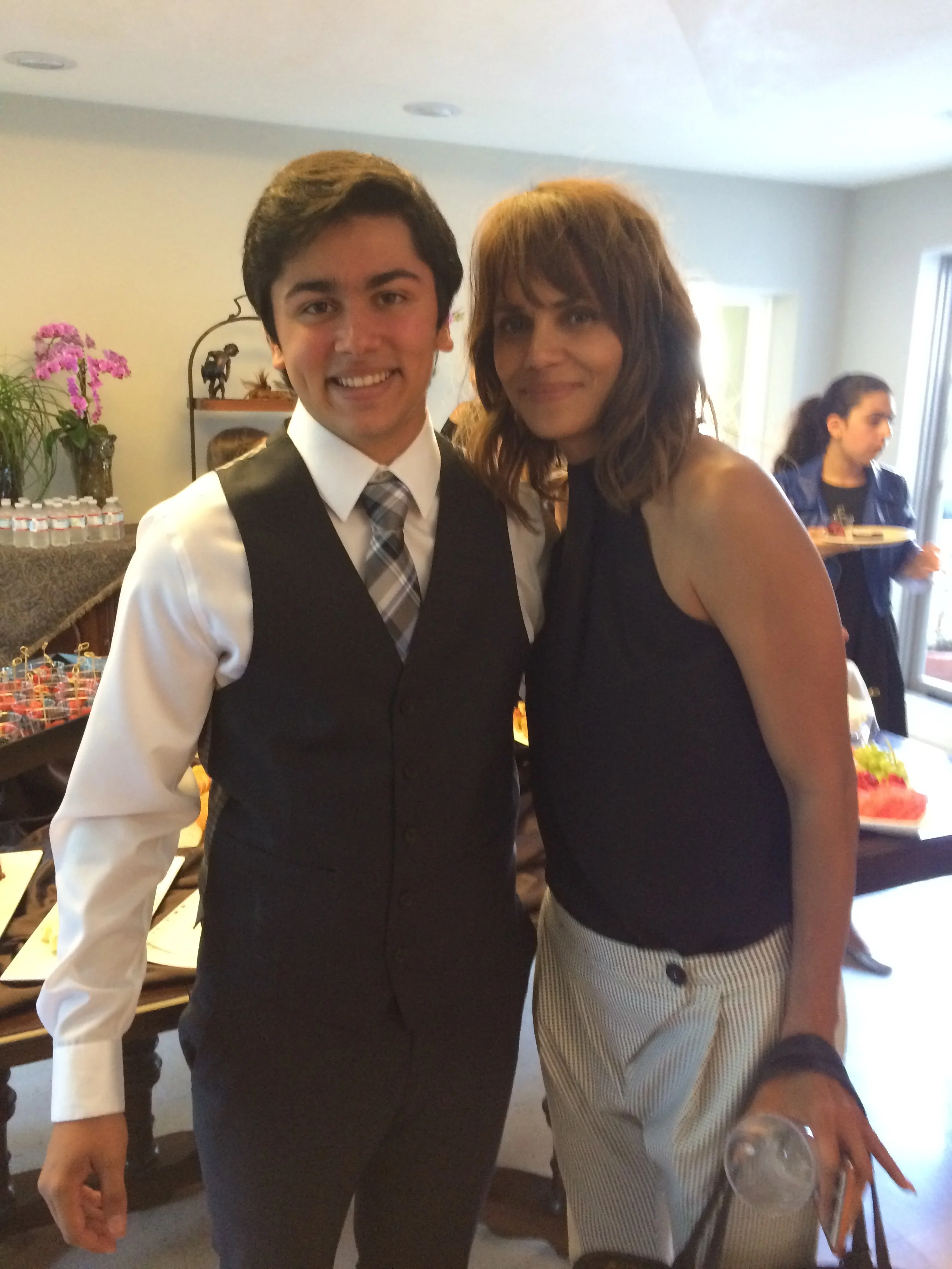 Wonderful Ms. Halle Berry supporting Connecting to Cure for Crohn's disease