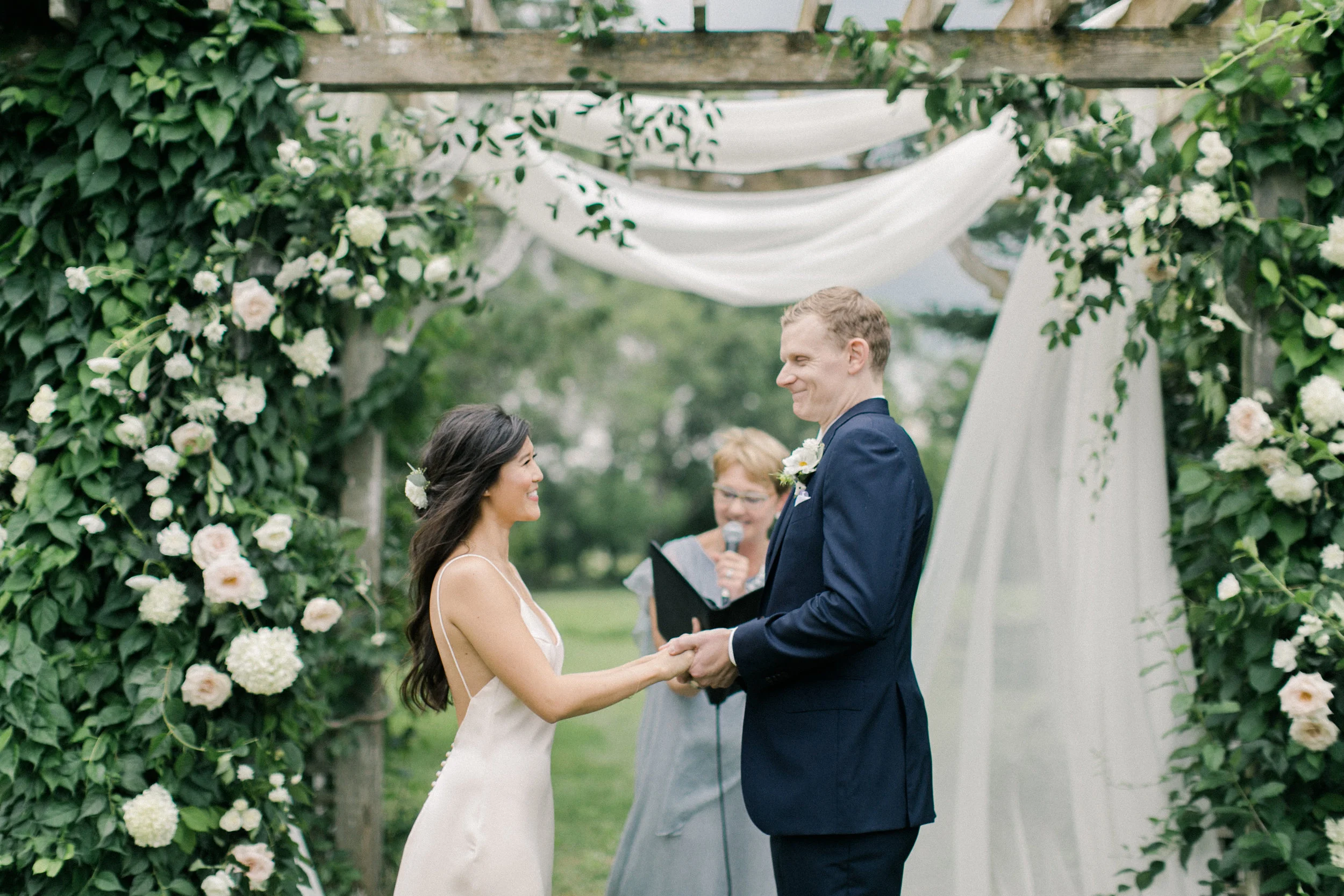 toronto-wedding-photographer-soft-bright-pretty-pastel-richelle-hunter-nicola-prentis-30.jpg
