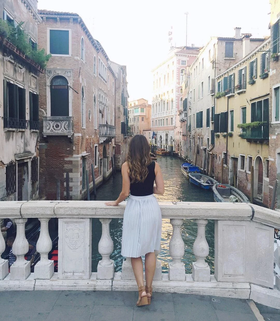 Right when you think you've found THE prettiest bridge you've ever laid eyes on...you turn the corner and boom, you stumble on one that's even prettier. #venice