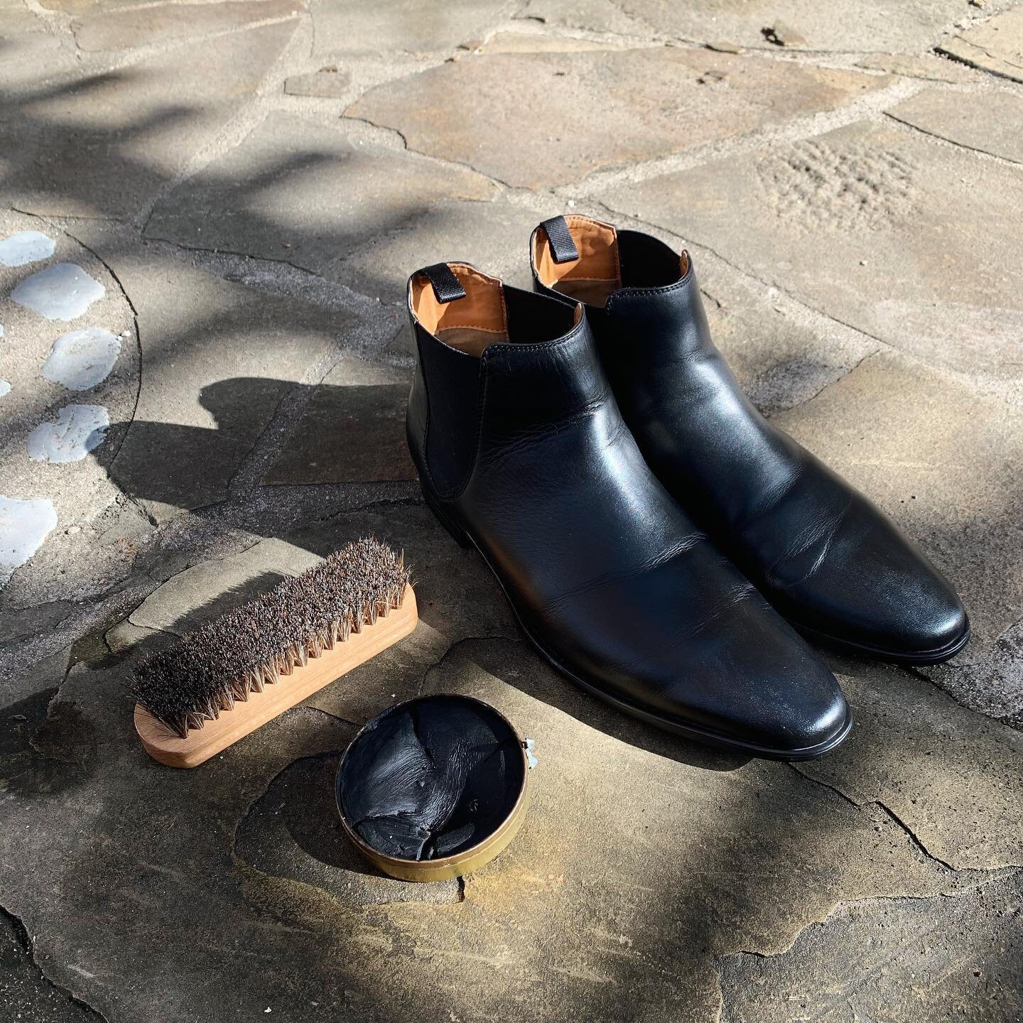 There is something therapeutic about giving the boots a little bit of a shine on a Sunday... 
.
.
.
.
.
#leather #boots #black #iloveboots #oldsoul #youngprofessional #style #man #tranquility #shoes #satx