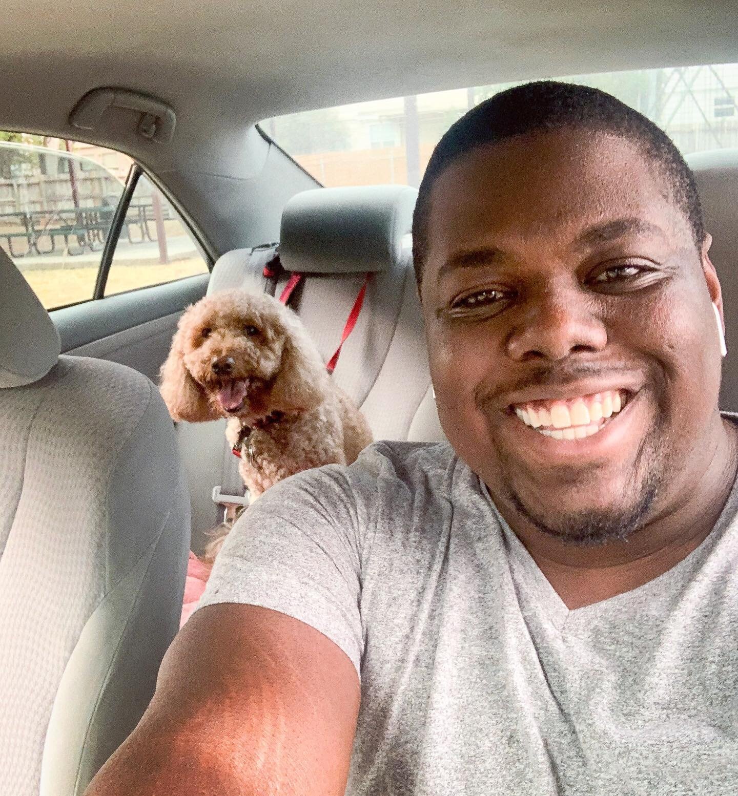 We&rsquo;re out here knocking out this morning cardio! 🐶🏃🏾&zwj;♂️