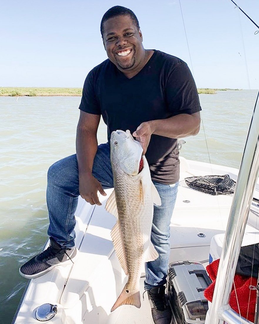 I have to get out &amp; do this more. I had a great time fishing down in Rockport, Tx! Shout out to Fred &amp; @sylvia_bosshardt for the hospitality &amp; good time!
.
.
.
.
.
.
#fishing🎣#luckycatch #boat #river #minivacation #fish #reddrum #reddrum