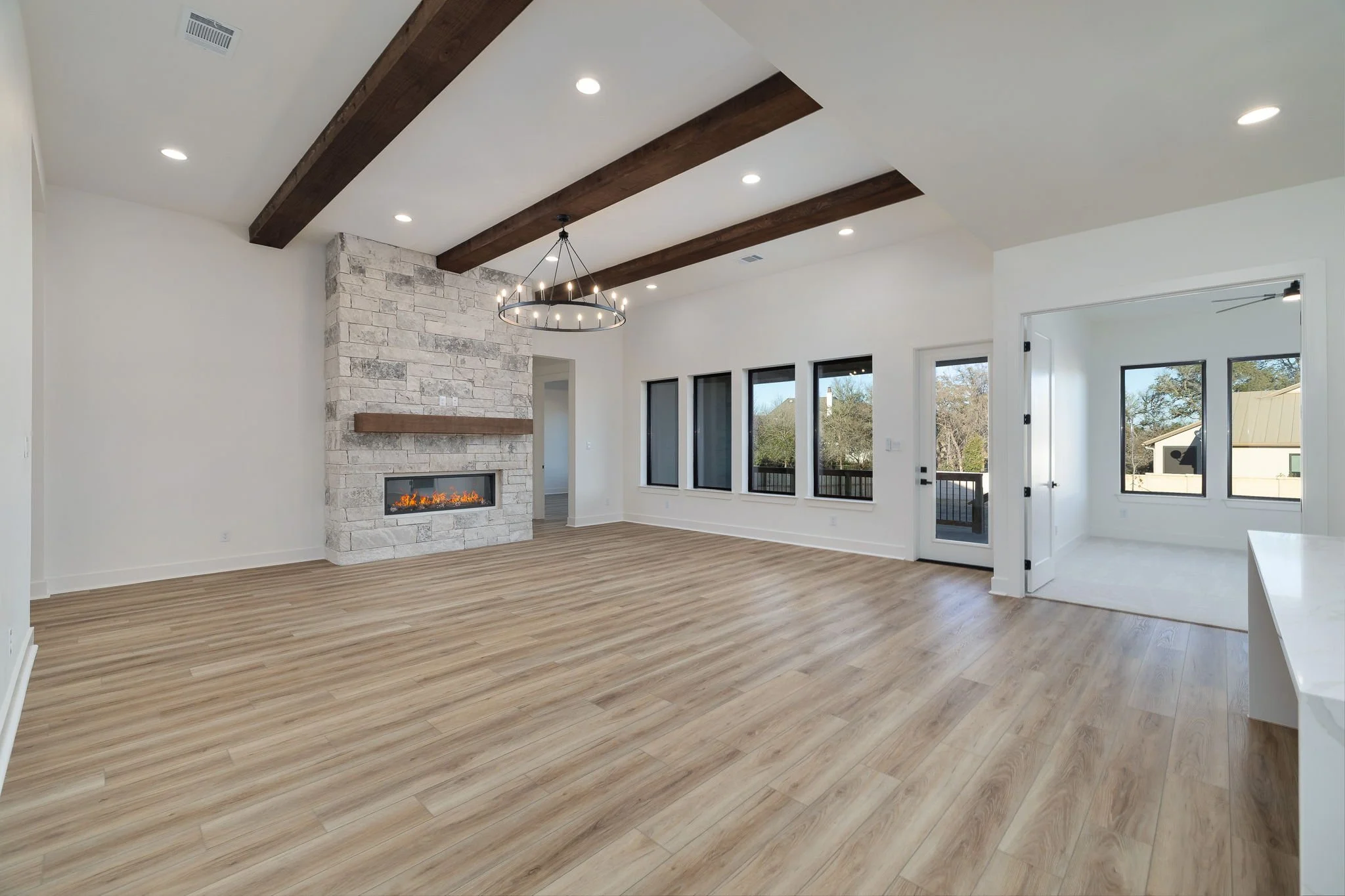 11-web-or-mls-623 Oak Creek-11.jpg