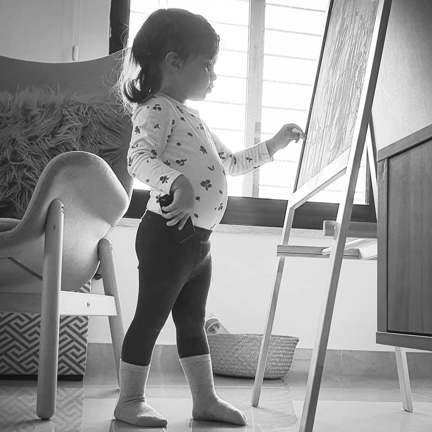 Toddler profiles...
Chubby cheeks, button noses and round heads.
Perfect back posture and the cutest tummy bump.

Every mama sees an endless list of cuteness in their babes...

Admiring my toddler's side profile ♡