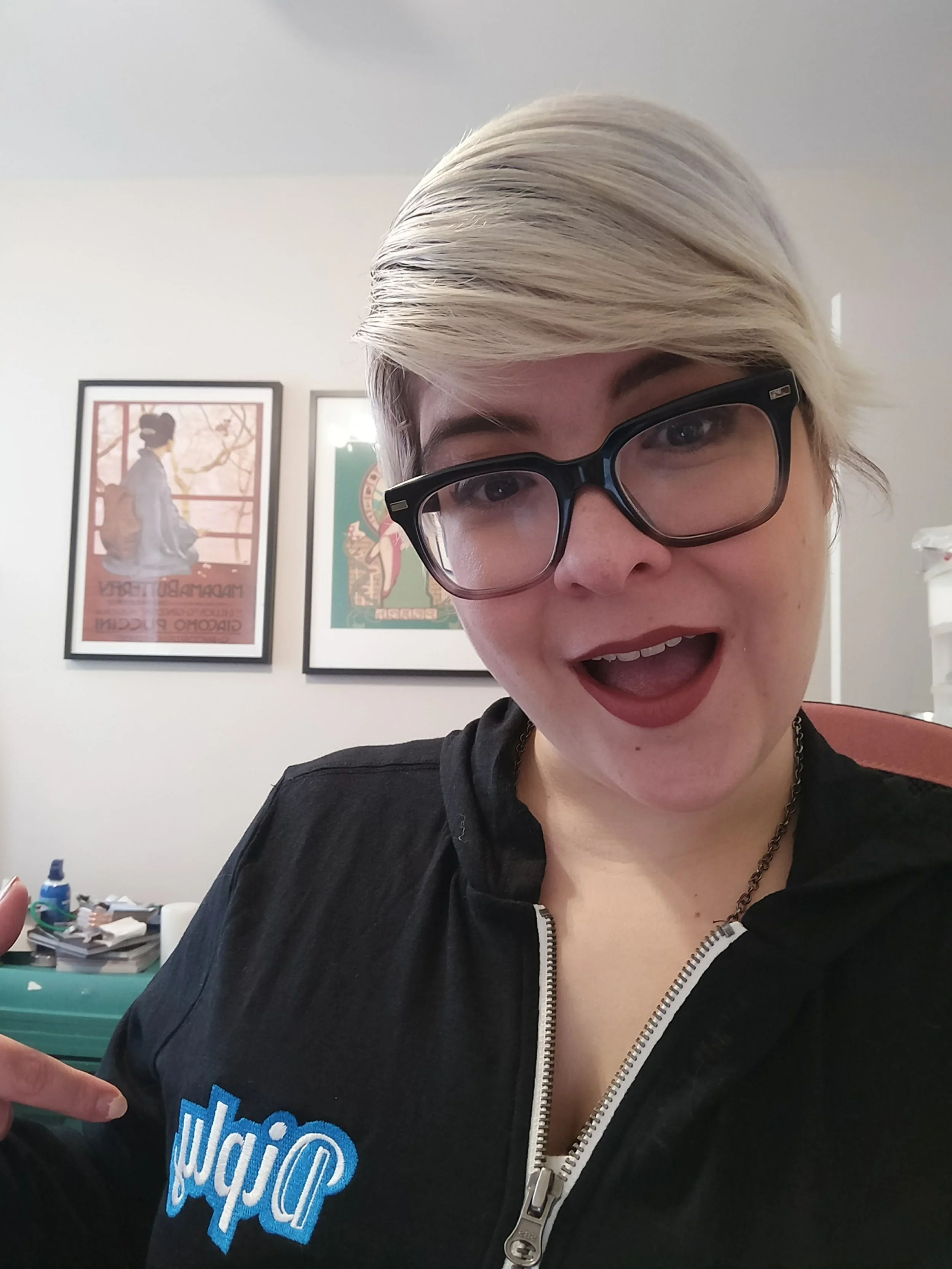 I still have this hoodie, it's comfy!