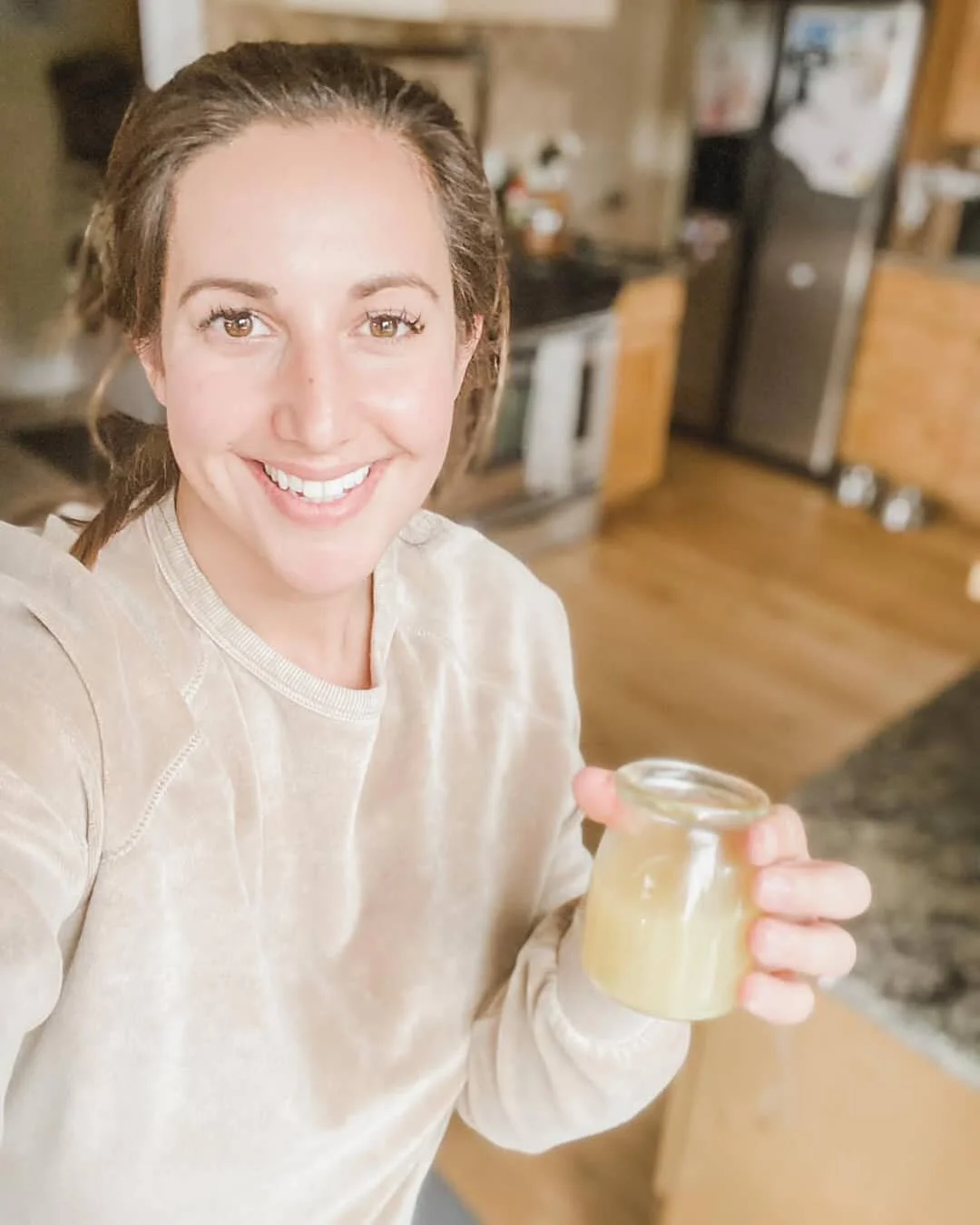 You want to know what one of my favorite (and EASY!) ways to incorporate Chinese herbs into your day? It's BONE BROTH! And there is no better season than this one to fully indulge!

Cloves, ginger, cinnamon, cardamom, and goji berries are some of the