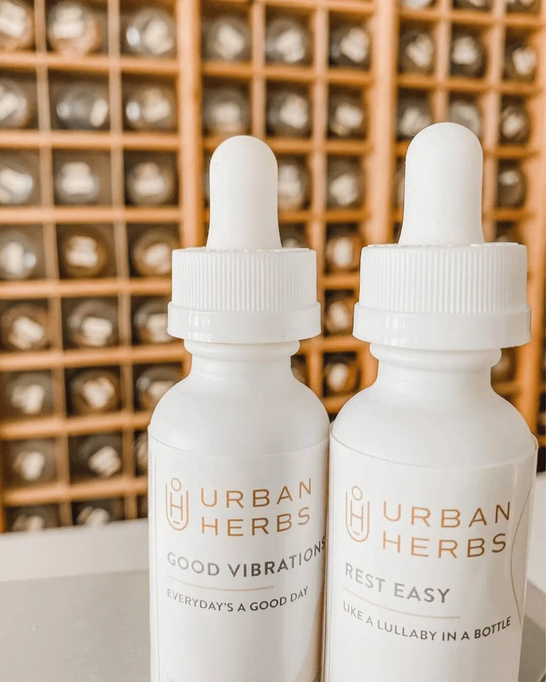 Every day is an opportunity to give the best of ourselves.⁣
⁣
"Good Vibrations" will help you deal with daily stress, anxiety, and emotional swings.⁣
⁣
And one of the best ways to encourage more good days is... more great nights! 🤩⁣
⁣
&quo