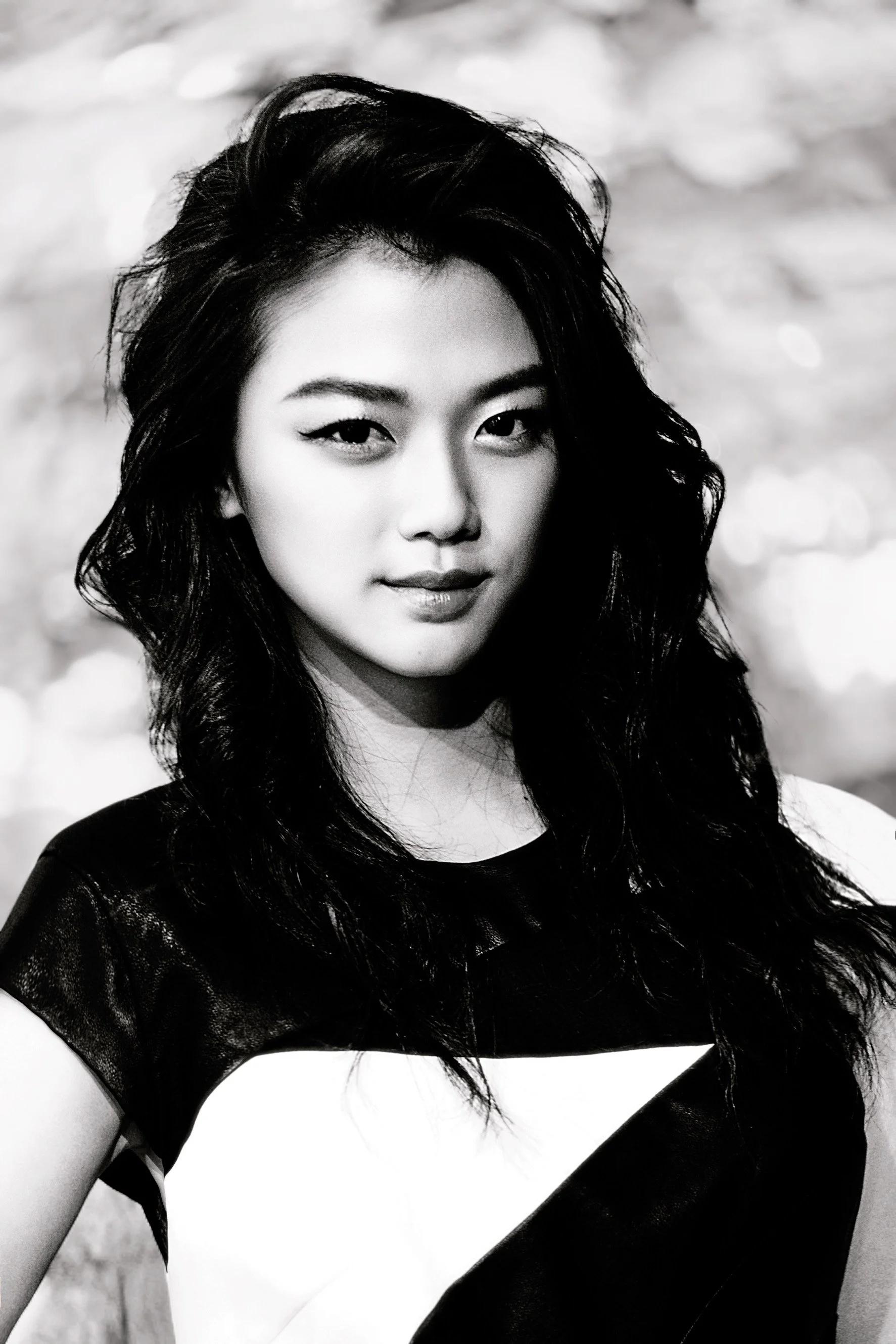 Singer & Actress, Iris Woo
