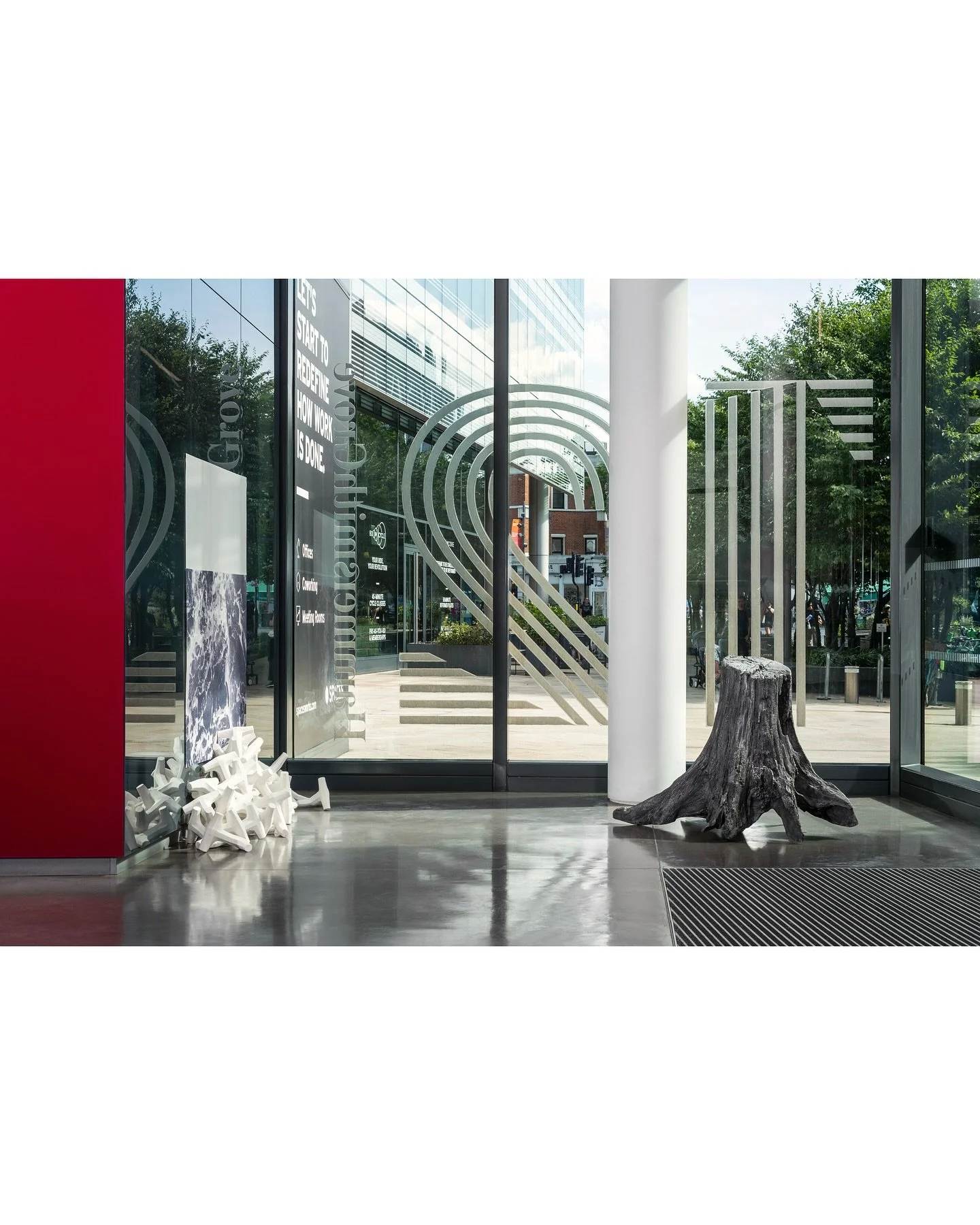 Final weeks to see Monuments to a Vanishing at HS Projects 
Last day 27th November, see it while you can! ⚡️⚡️⚡️

Monuments to a Vanishing HS Projects - Hammersmith Grove
Monday to Friday: 10am&ndash;6pm

Monuments to a Vanishing brings together scul