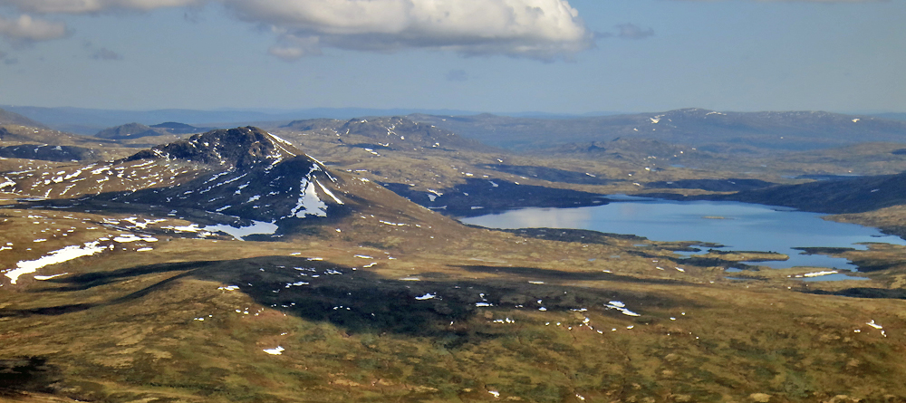 Flyfoto som viser Forollhogna og Forollsjøen, på grensa mellom Hedmark og Sør-Trøndelag. Foto: Arne Nyaas