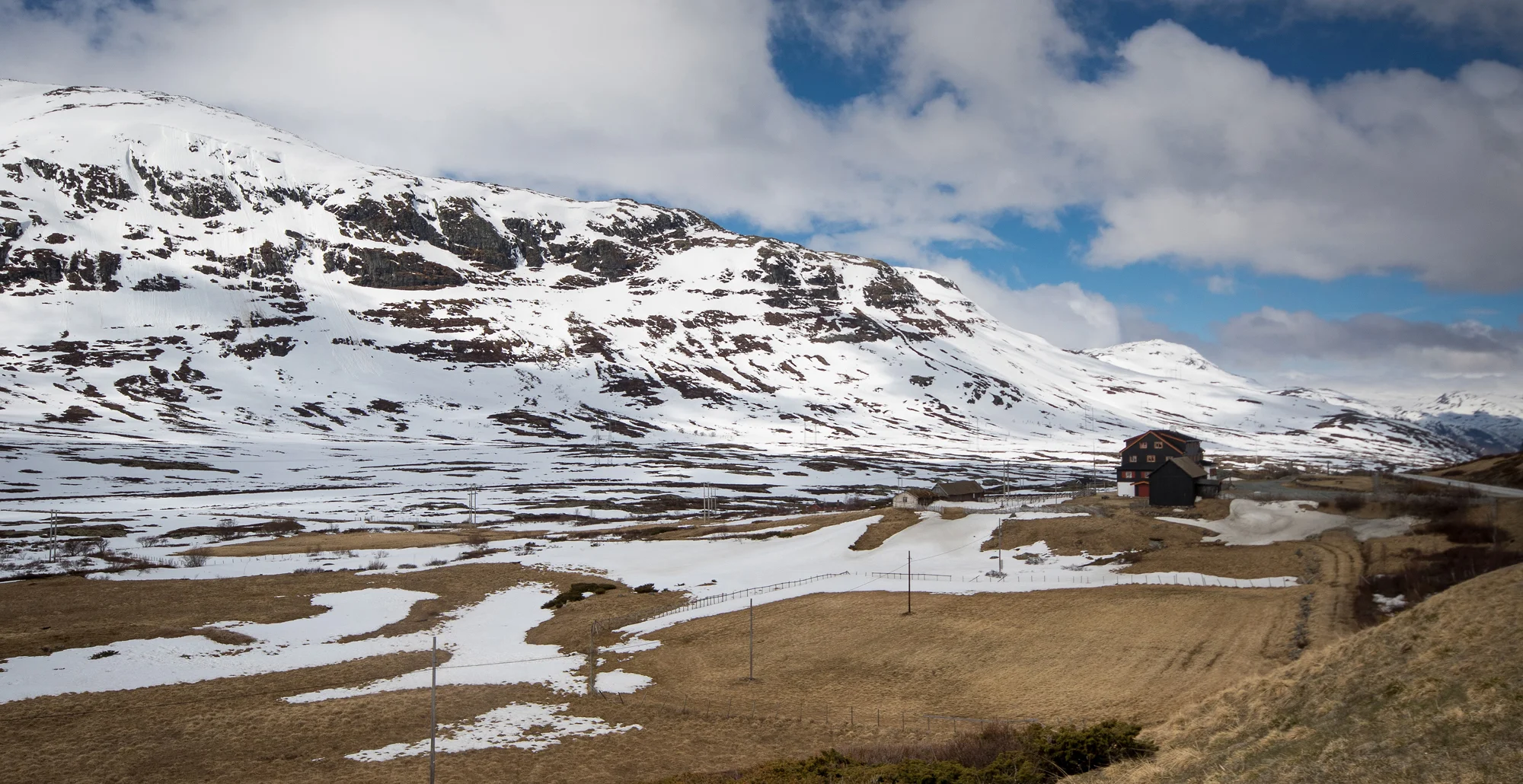 Nordfjellas sone 1 grensar mot Rv 52 over Hemsedalsfjellet. Dette er frå Sognsida, me ser Breistølen i forgrunnen. Foto: Kjell Bitustøyl