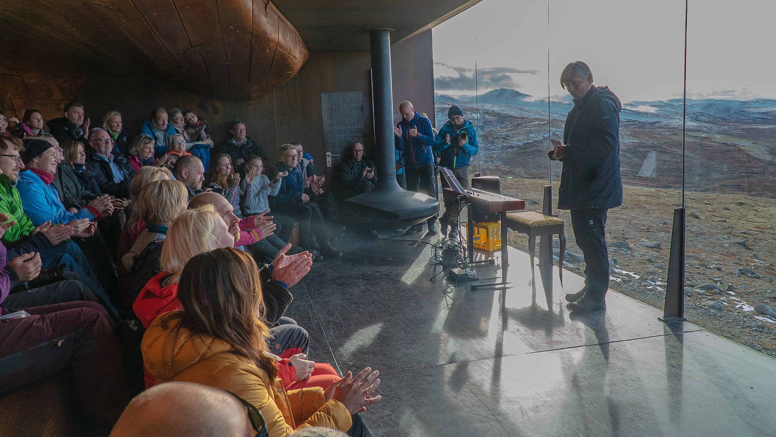viewpoint SNØHETTA fekk ein ny beundrar då klima- og miljøminister Ola Elvestuen markerte vern av tidlegare Hjerkinn skytefelt. Foto: Rebecca Nedregotten Strand.