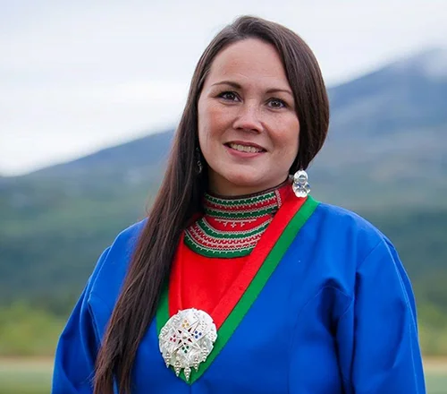 Leiar i Norske Reindriftsamers Landsforbund, Ellinor Marita Jåma, er sterkt kritisk til manglande "tamrein"-hensyn i vindkraftsaker. Foto: Kjell Bitustøyl