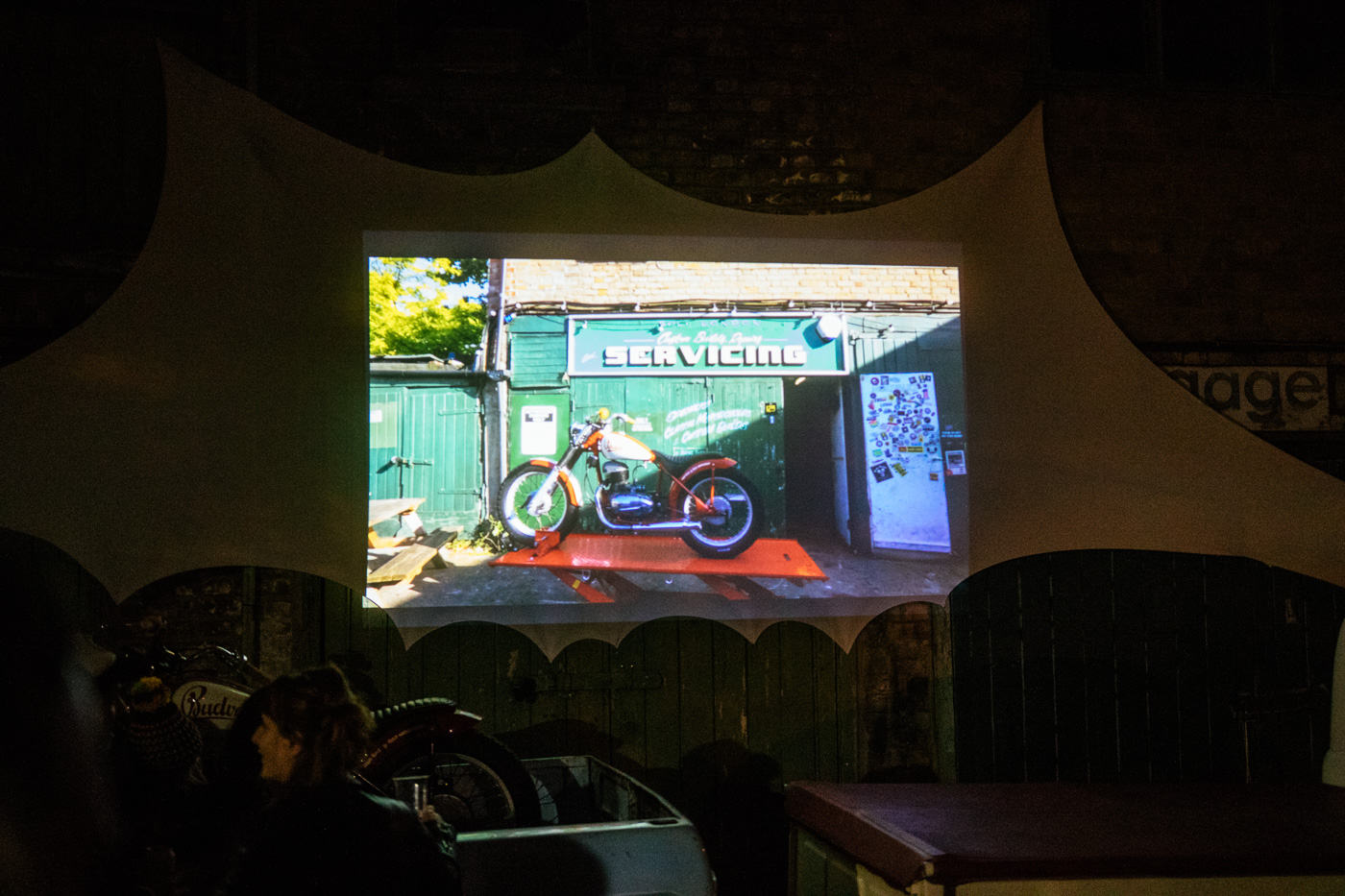 film budvar bobber