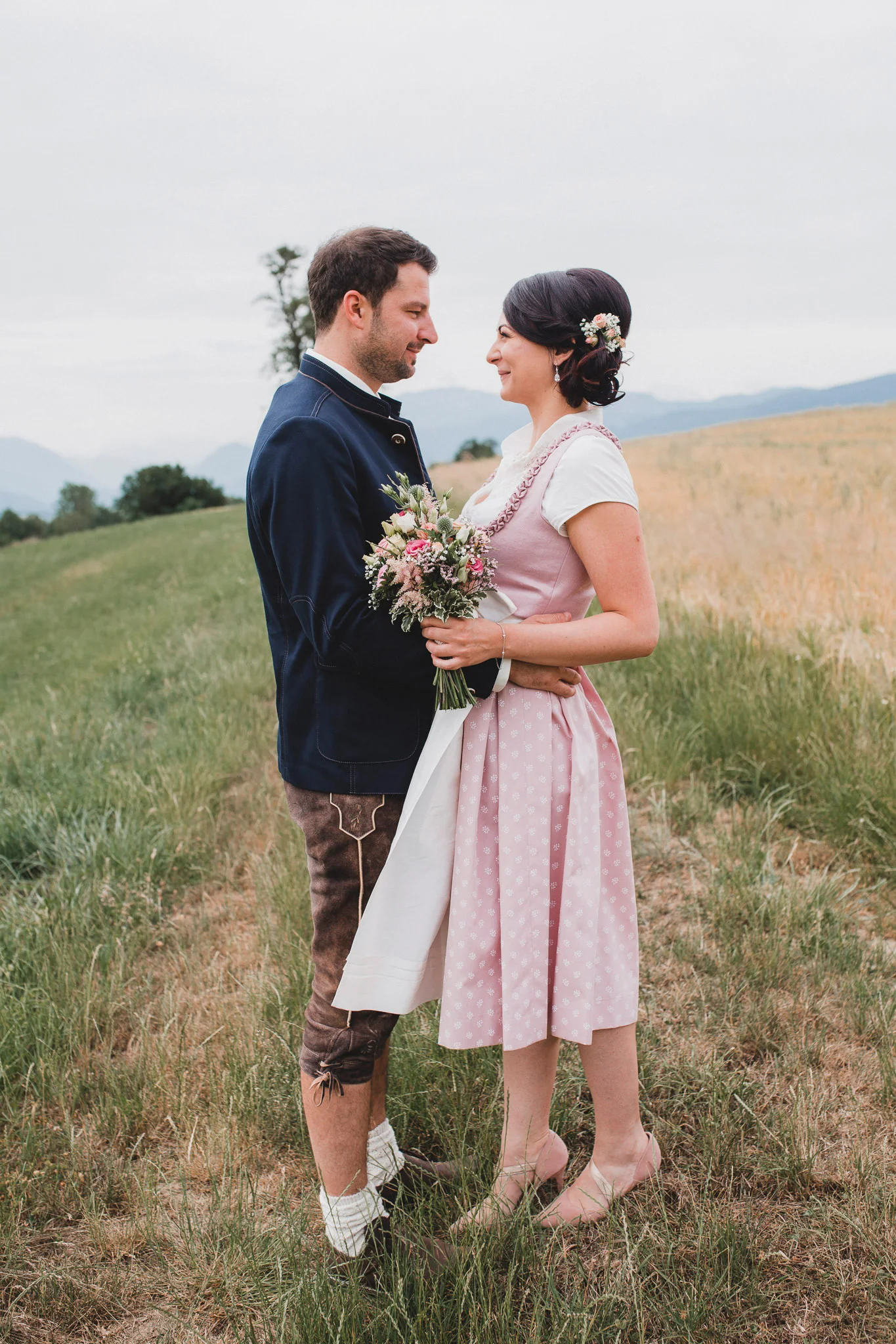 Andrea_Didi_2018_Hochzeit_Tracht_Brautpaar.jpg
