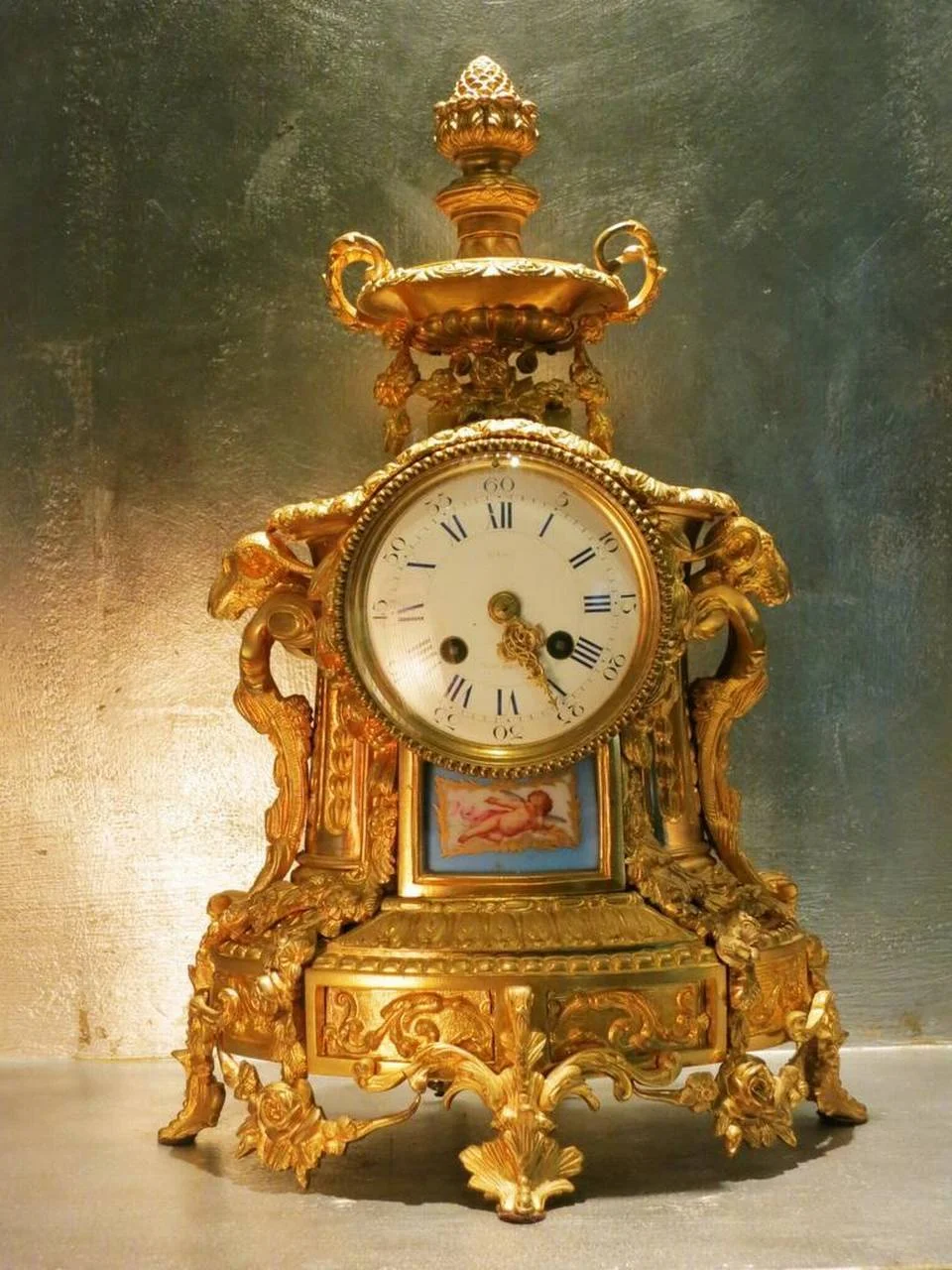 Linda Zoffer’s favorite thing in her home is a French clock that was a surprise Christmas gift several years ago from her husband. The clock was made in Paris in 1860 and came with its provenance papers.