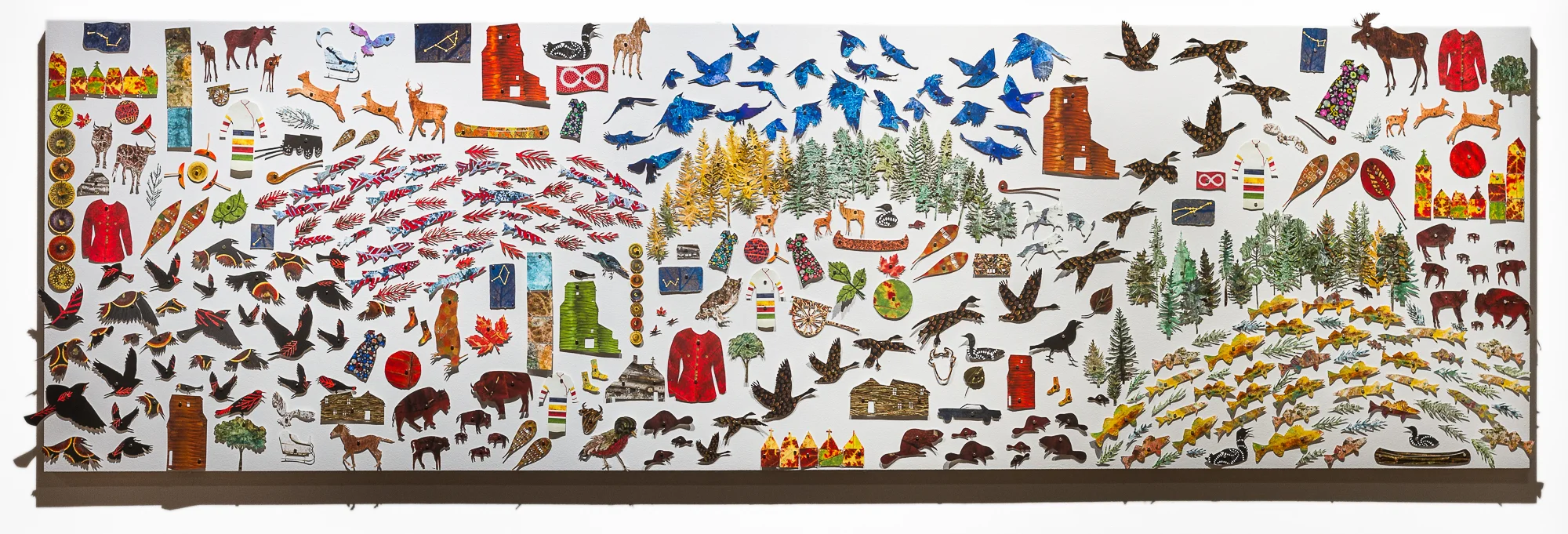 All My Relations, 2018 . Images découpées à la main et au laser à partir des arichives de l’artiste d’œuvres faites de végétaux. Matière végétale, tirages d’archive, aimants. 120" X 36"