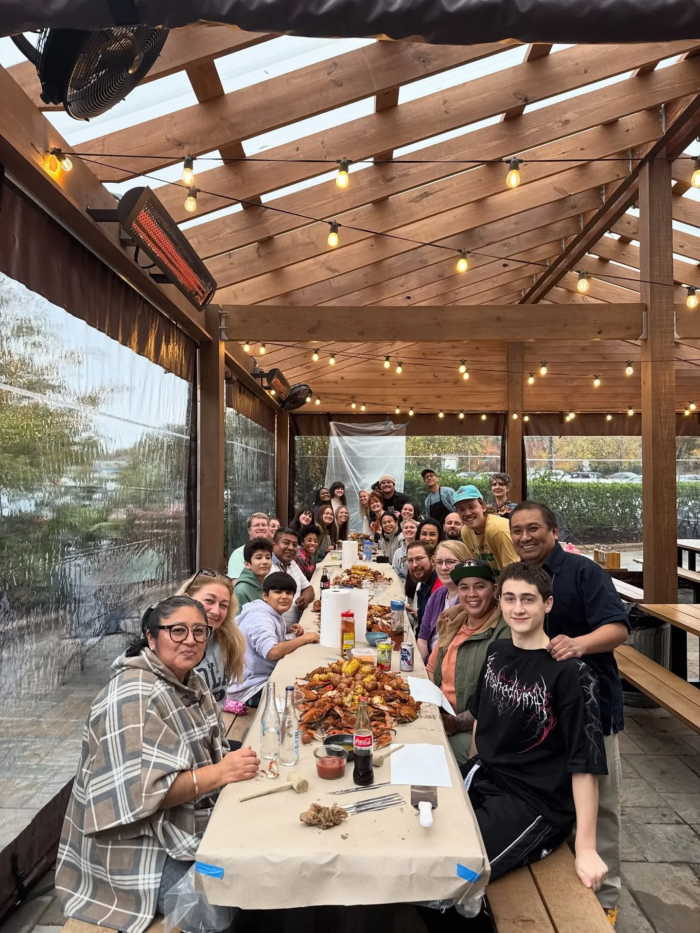 crab feast photo dump 🦀🫶 so much love for this crew!!!