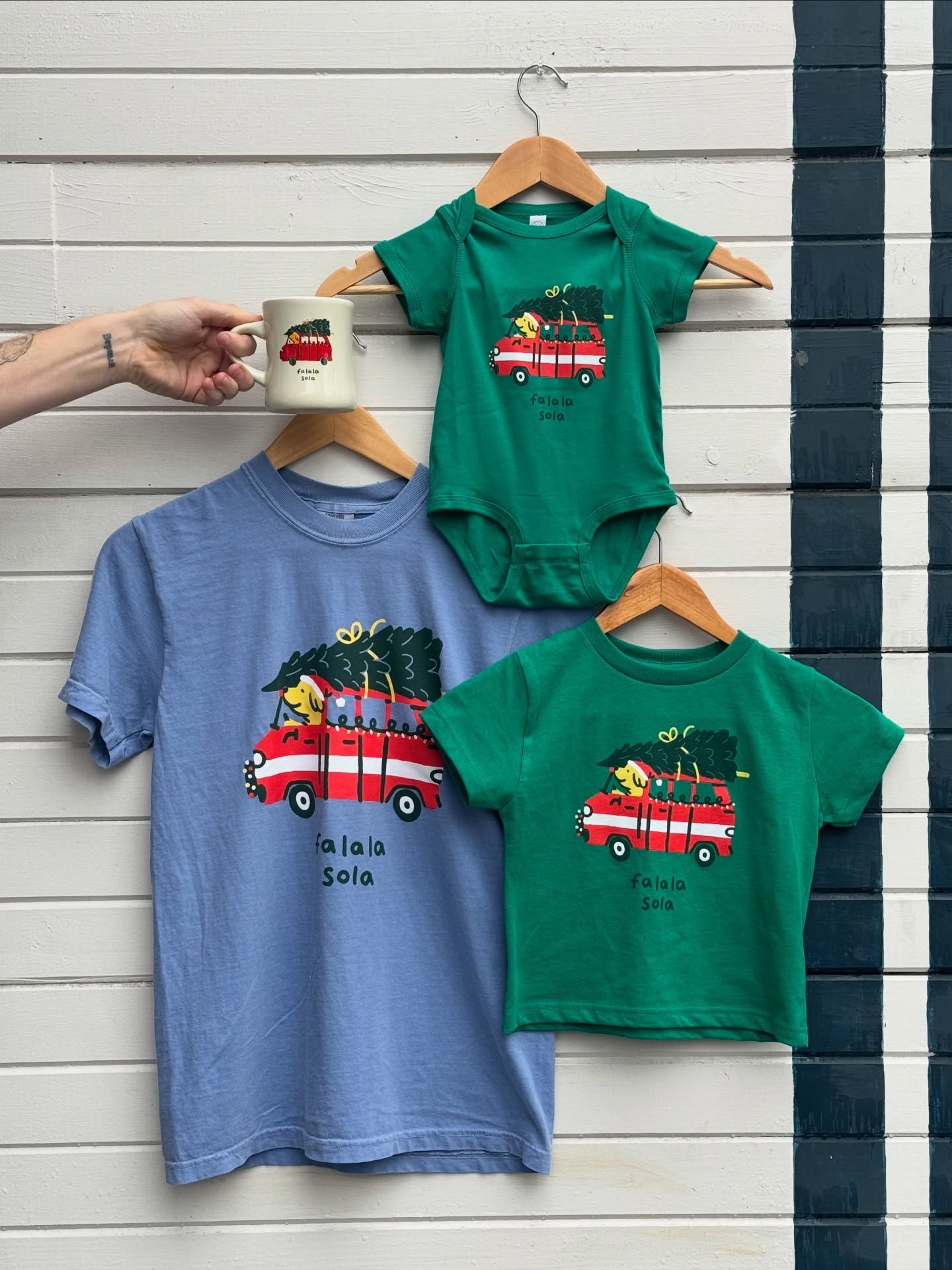 BUDDY CHRISTMAS EDITION IS ON THE SHELVES🎄🎅 Adult tees! Toddler/kids tees! Onesies this year! MUGS! Stickers! Get yourself one asap. Or your fam. Or your kids. Or your friends. 
 
The AMAZING @estherinthestudio whipped together a real gem to add to