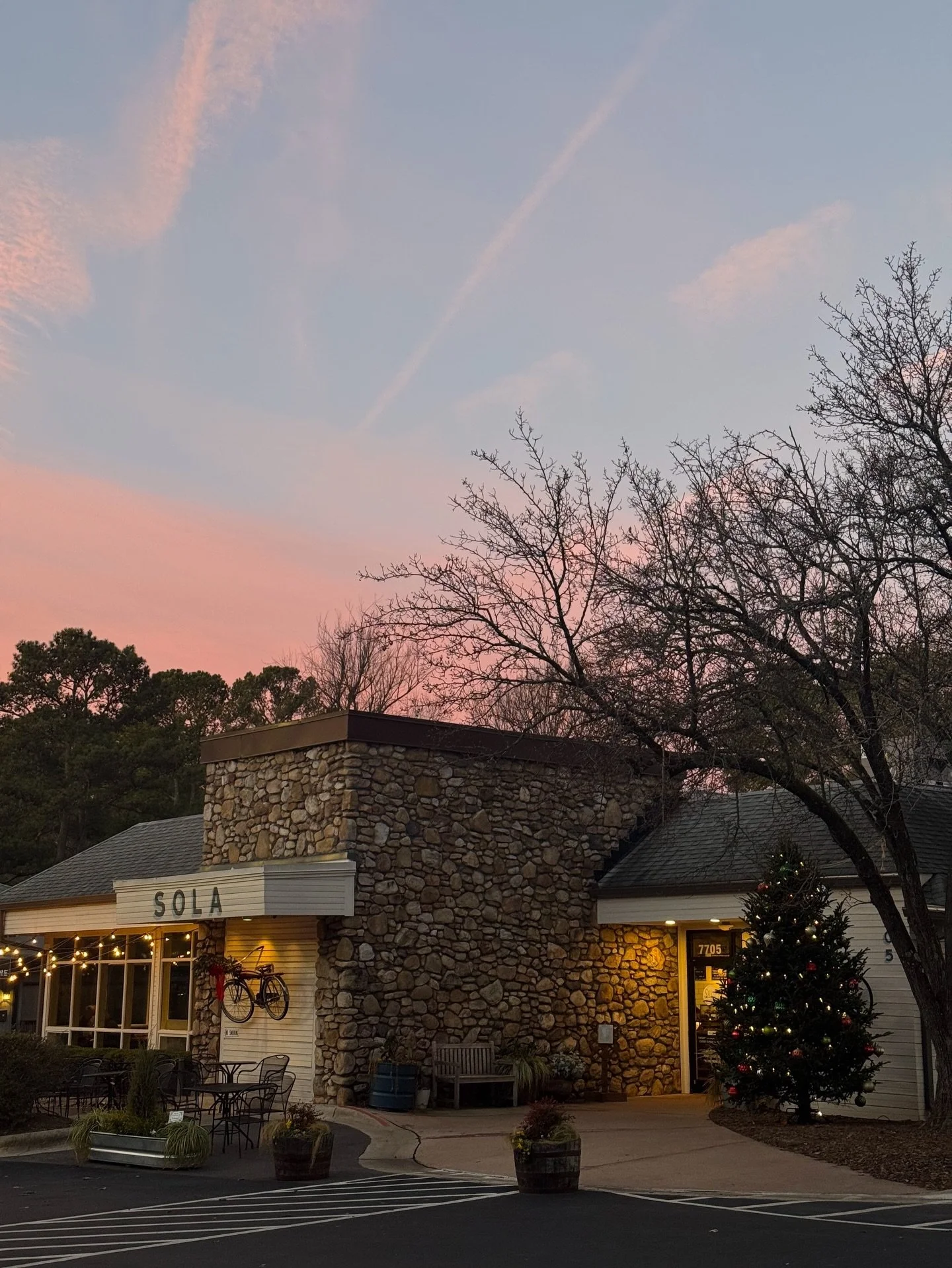 Back at it today folks!! Thanks for loving us so hard in 2025. Lots of love for this community for filling our hearts and walls up the brim everyday. And lots of love for our crew that makes it all happen. Wouldn&rsquo;t be here without each of you a