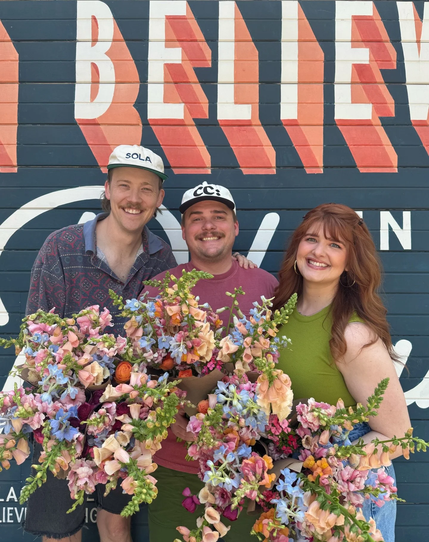 We love Thursday flower deliveries from @splitacrefarm!!!!!!!!!!