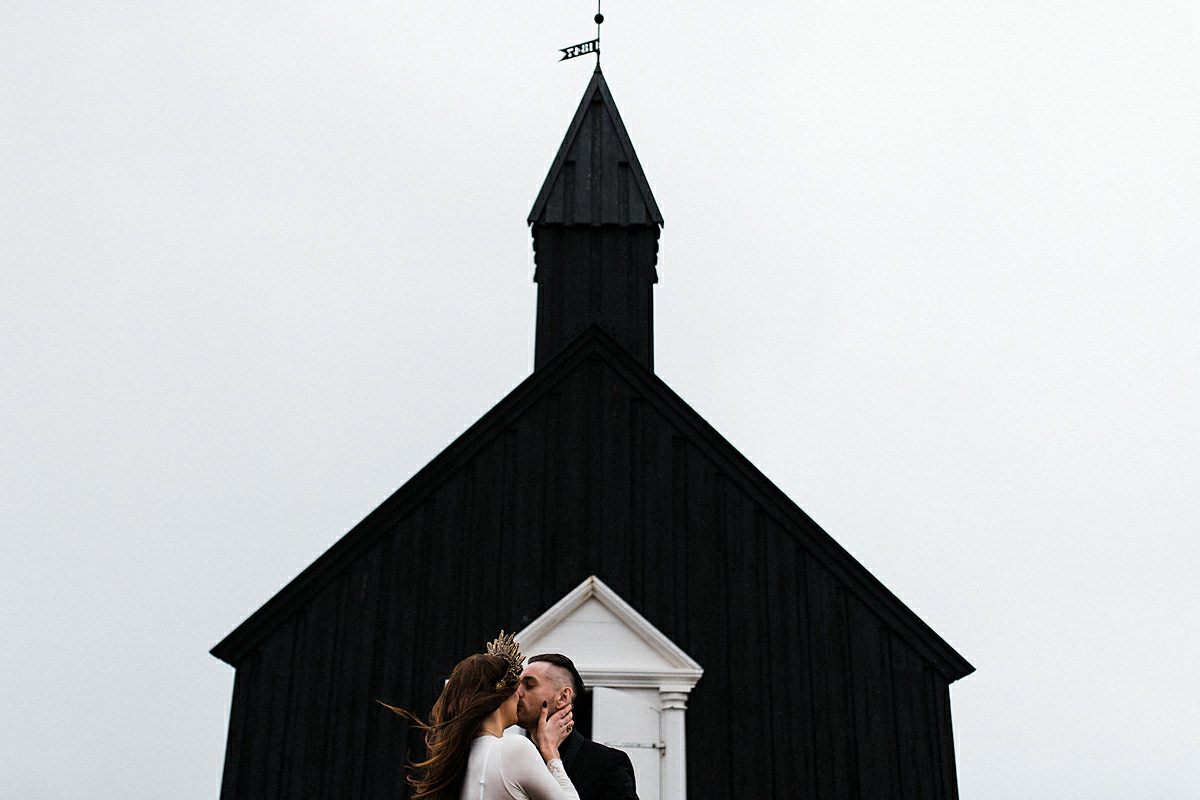 Iceland elopement photographer 