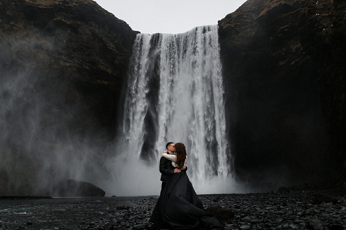Elopement Skogafoss portraits