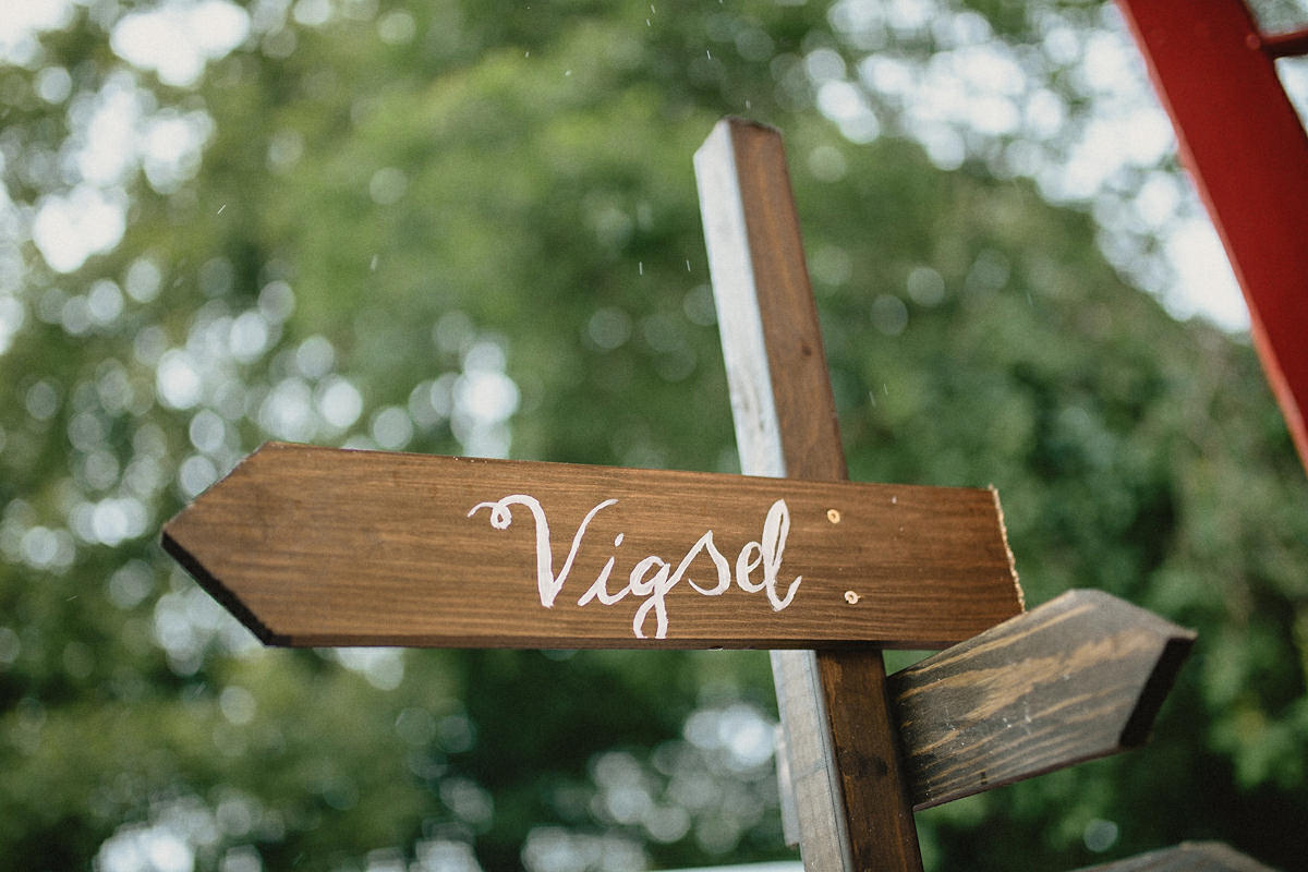 Ceremony sign
