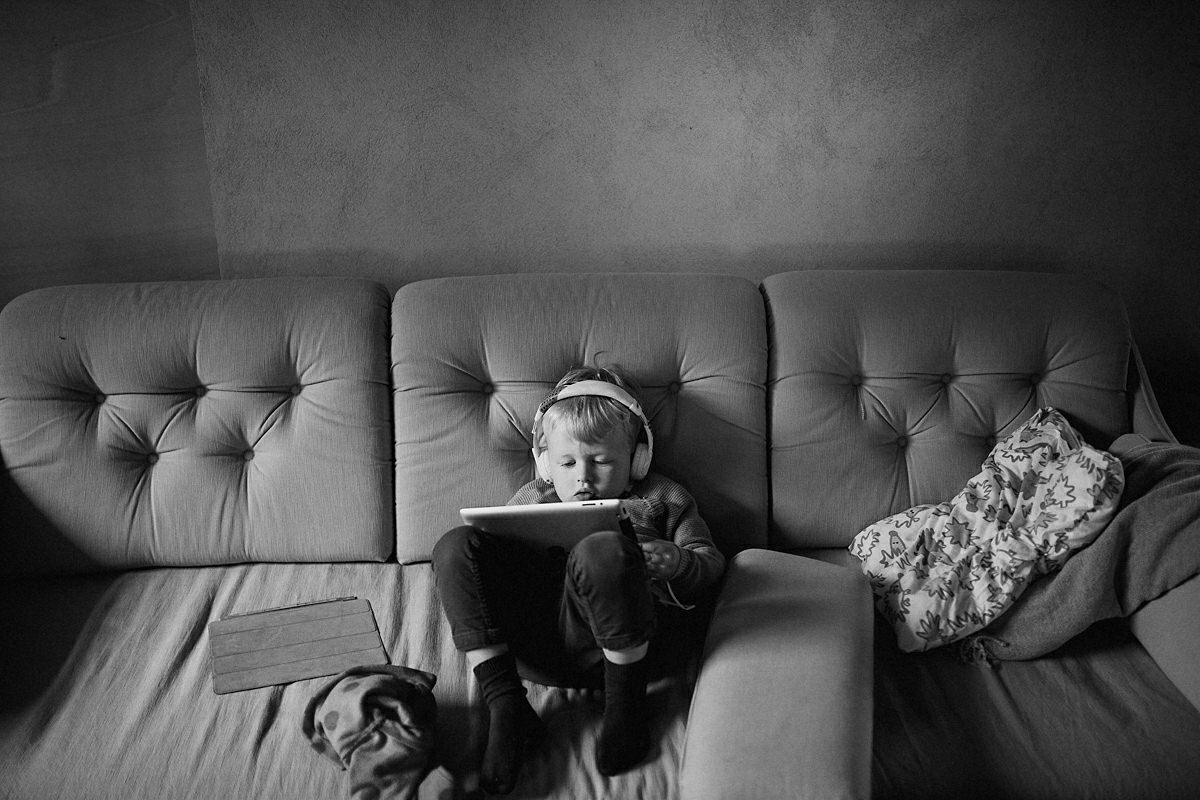 Kid and iPad wedding photography