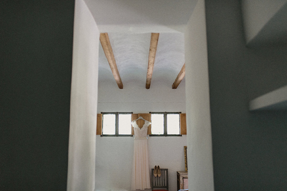 Wedding dress shot Valldemossa