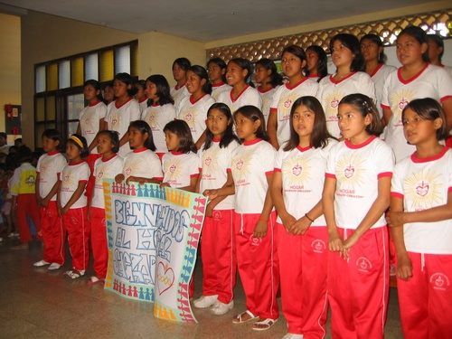    Hogar Sagrado Corazón choir.   