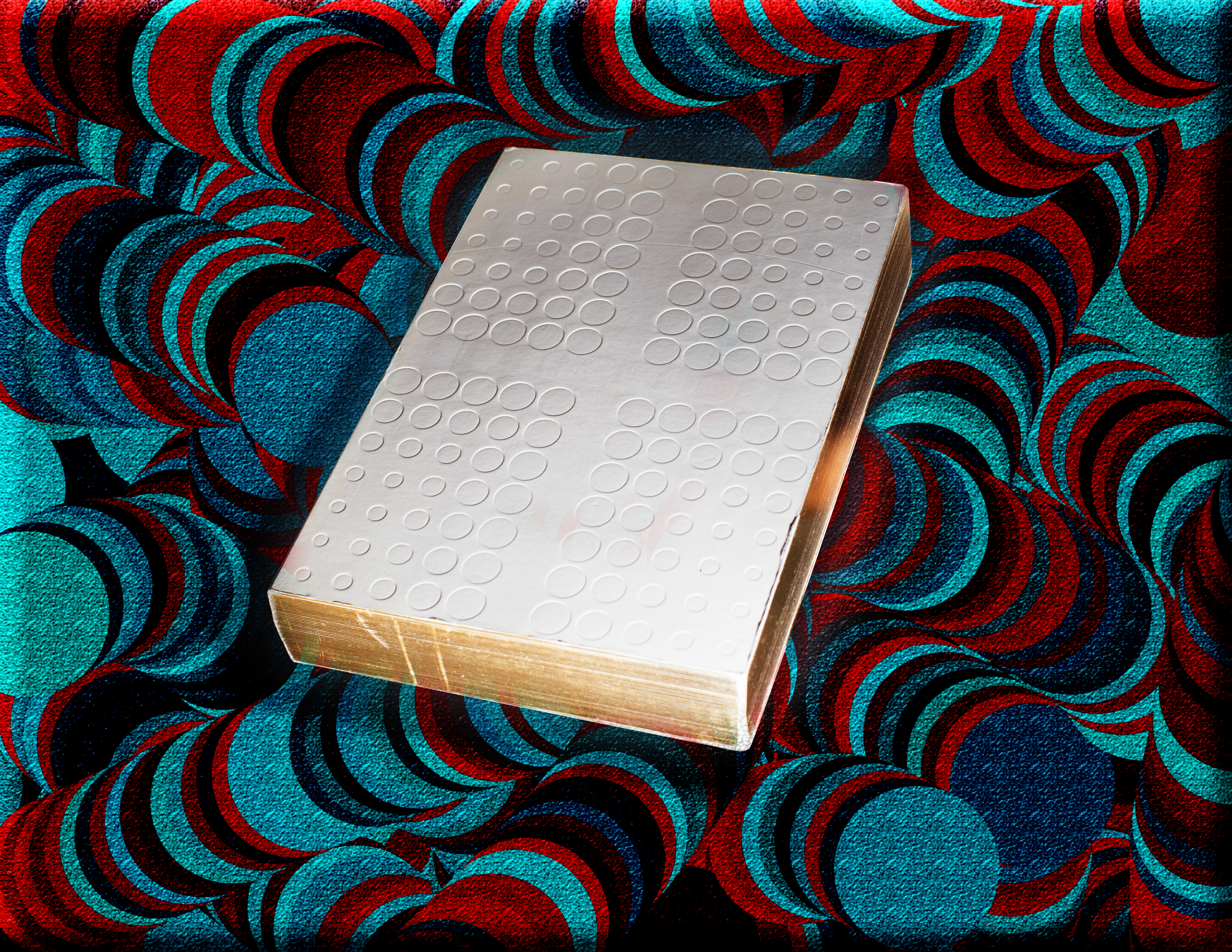 Just one more so you can see the gold edged pages