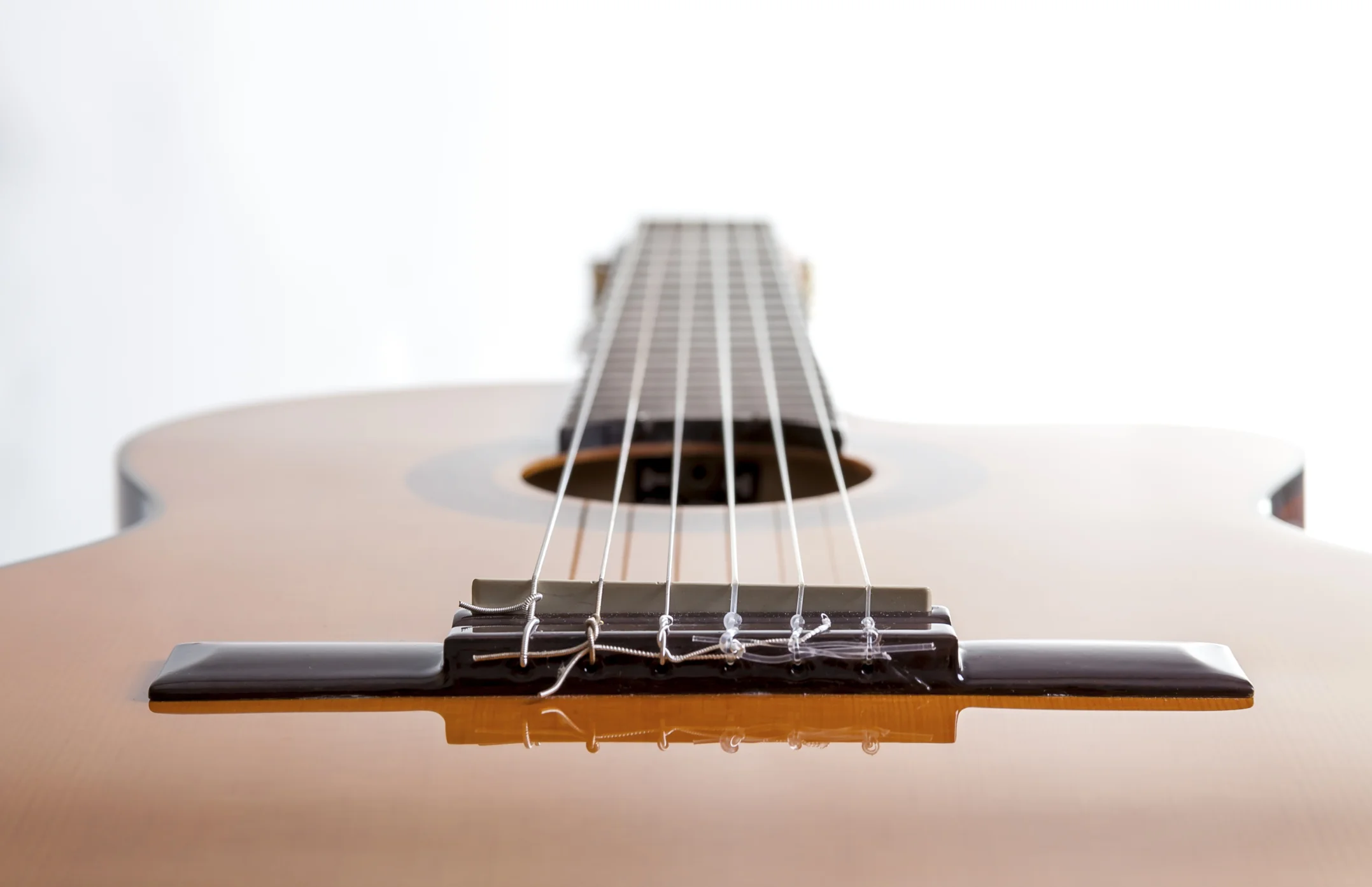 guitar-angled_top_hat_live.jpg
