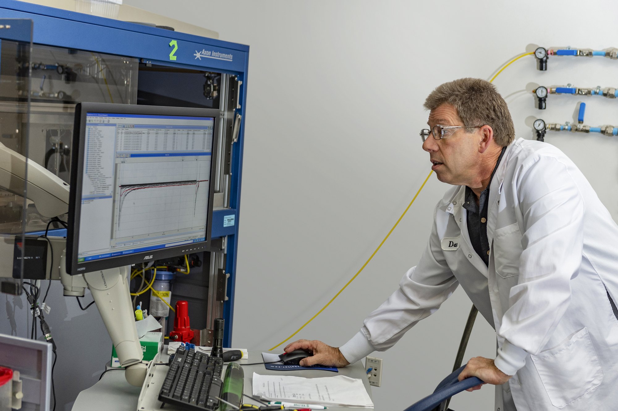 Nurse assisting patient during treatment.jpg