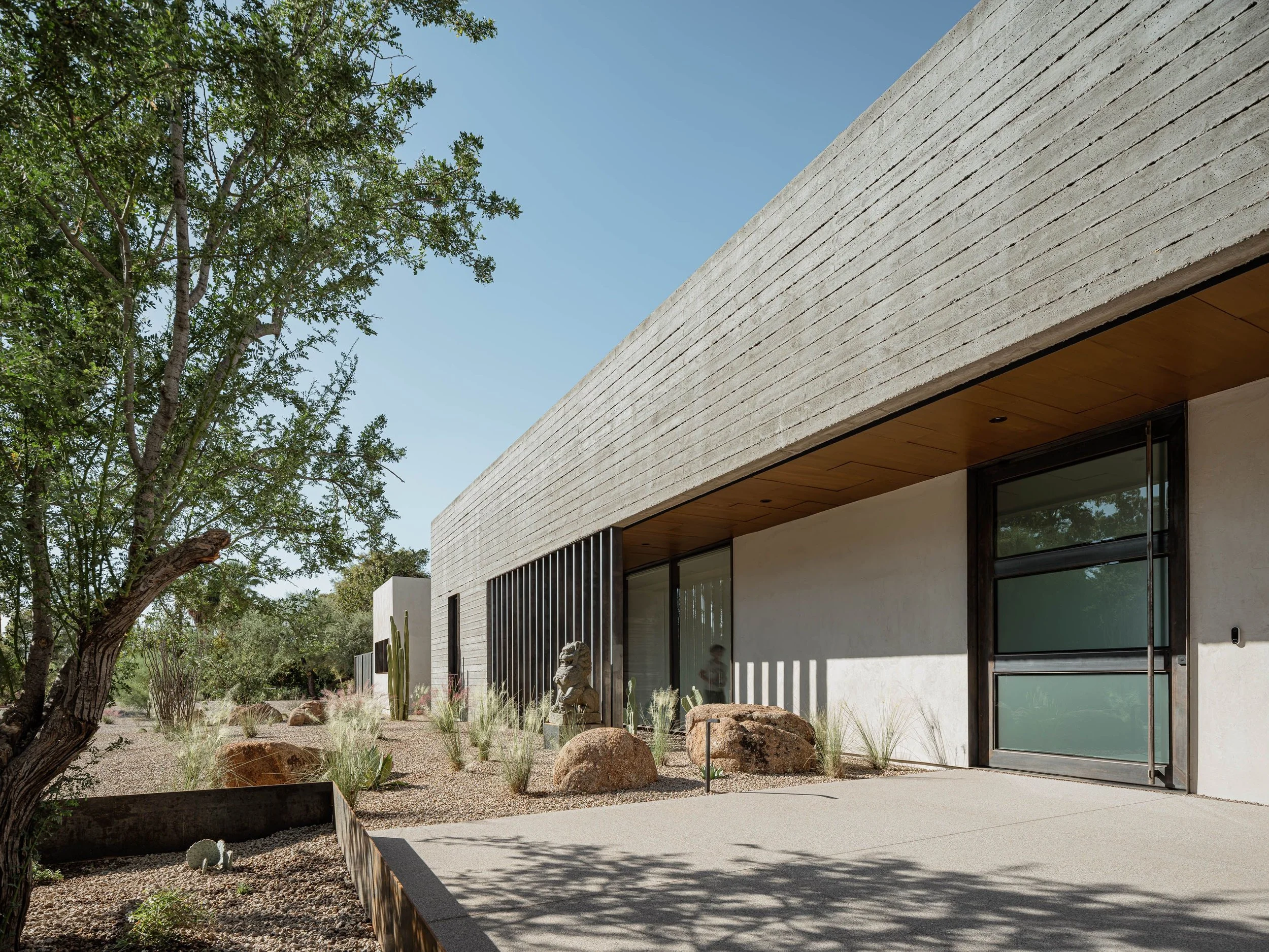  location | paradise valley  architecture | the ranch mine  landscape | the green room  photography | roehner + ryan 