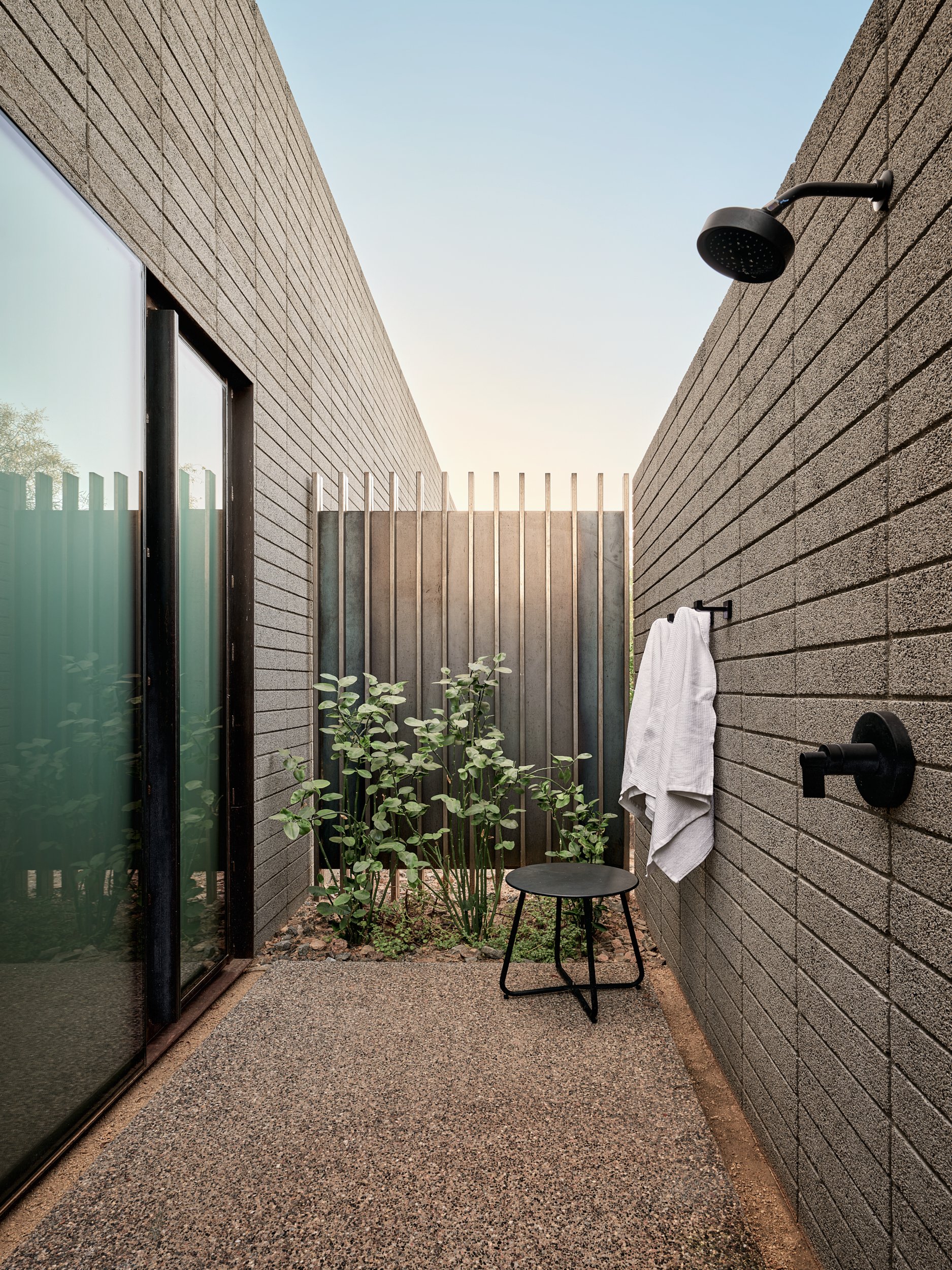 Web 036 Identity E Cochise outdoor shower 0267.jpeg