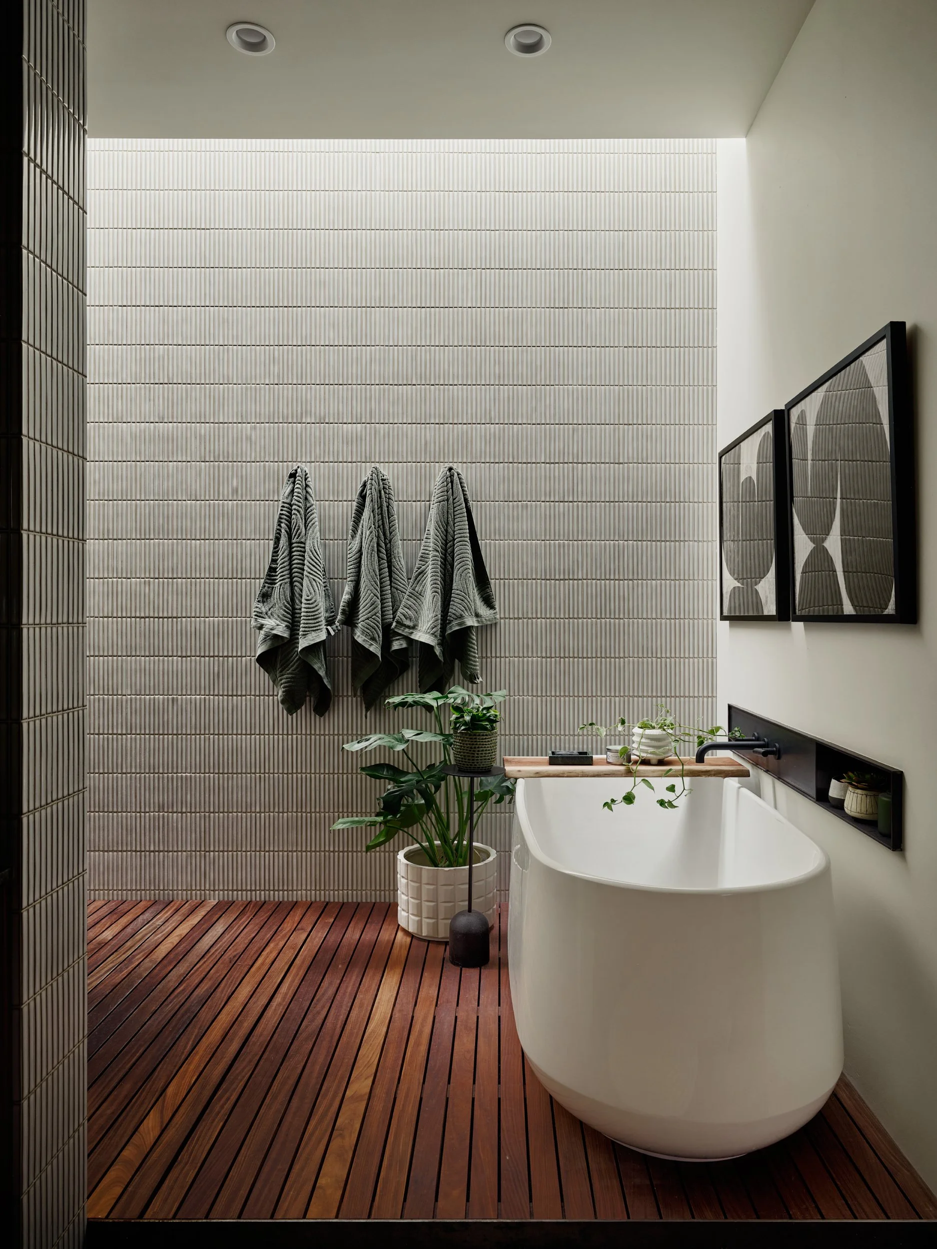 Web 036 Identity E Cochise primary shower one 14584 1.jpeg