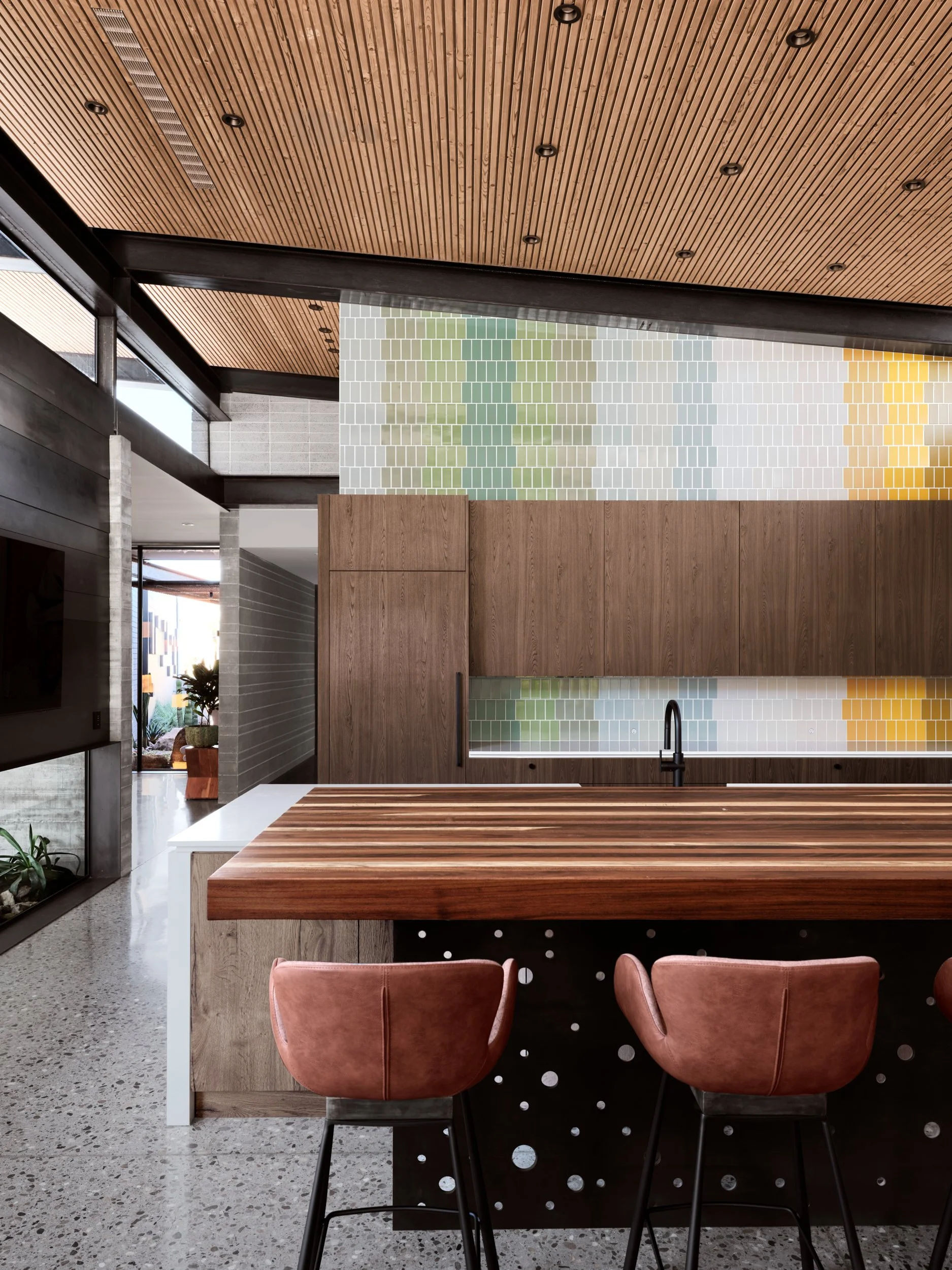 Web 018 Identity Construction E Mission kitchen vertical r8275.jpg