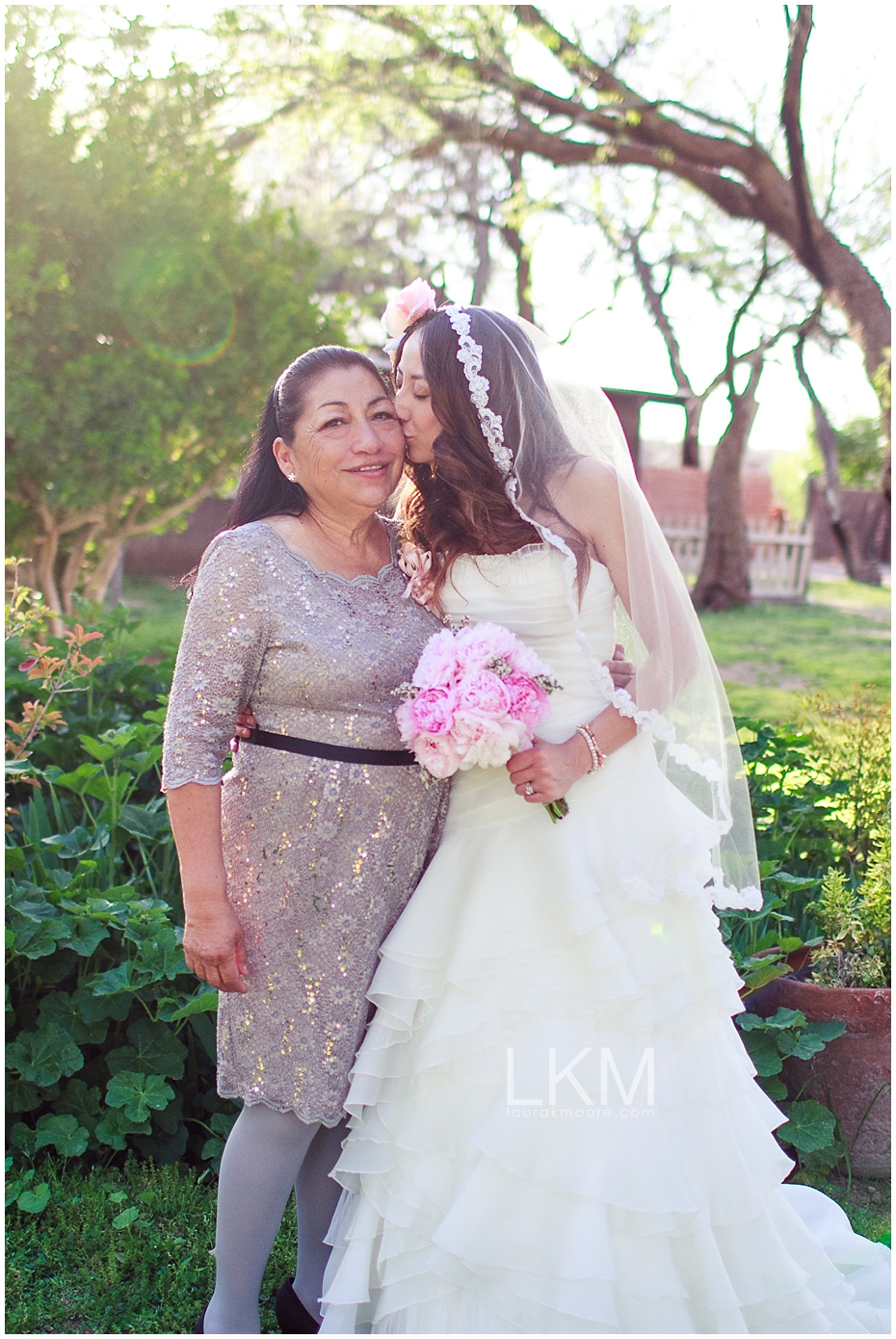 agua-linda-farm-alice-in-wonderland-tucson-wedding-photographer_0043.jpg