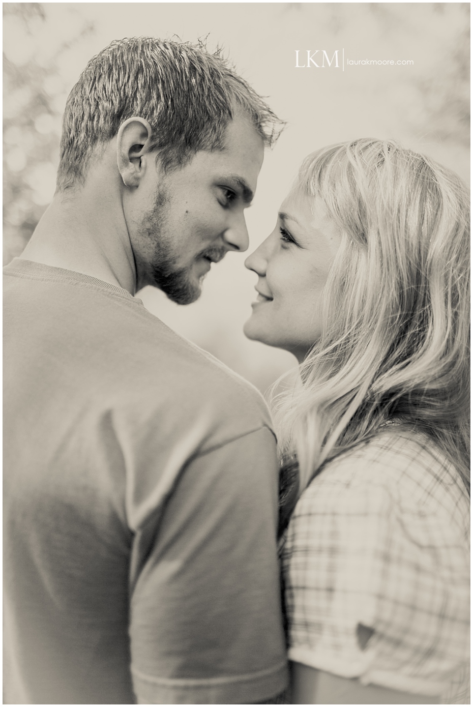 Milwaukee-Fun-Engagement-Session-Wisconsin-Wedding-Photographer_0005.jpg