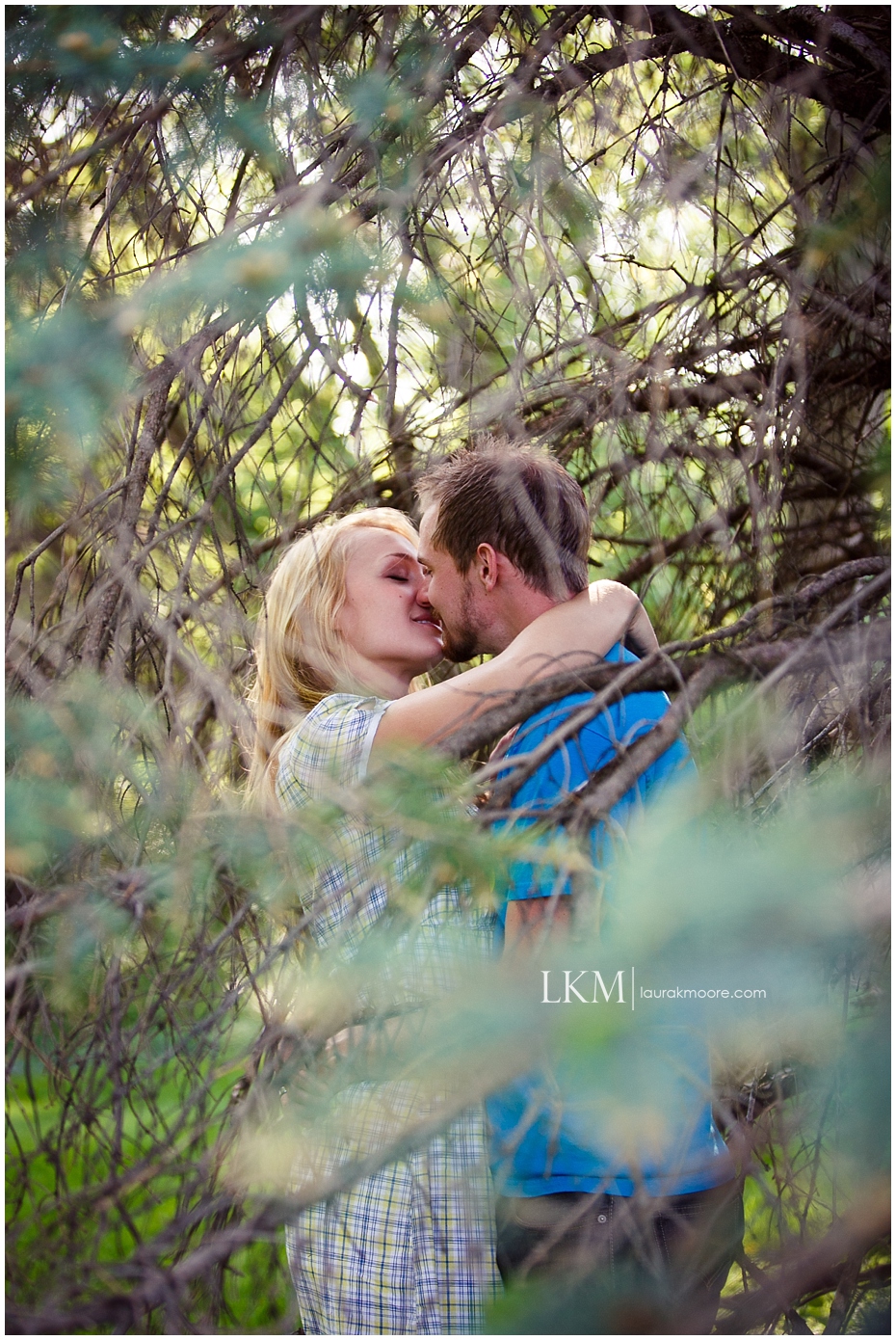 Milwaukee-Fun-Engagement-Session-Wisconsin-Wedding-Photographer_0008.jpg